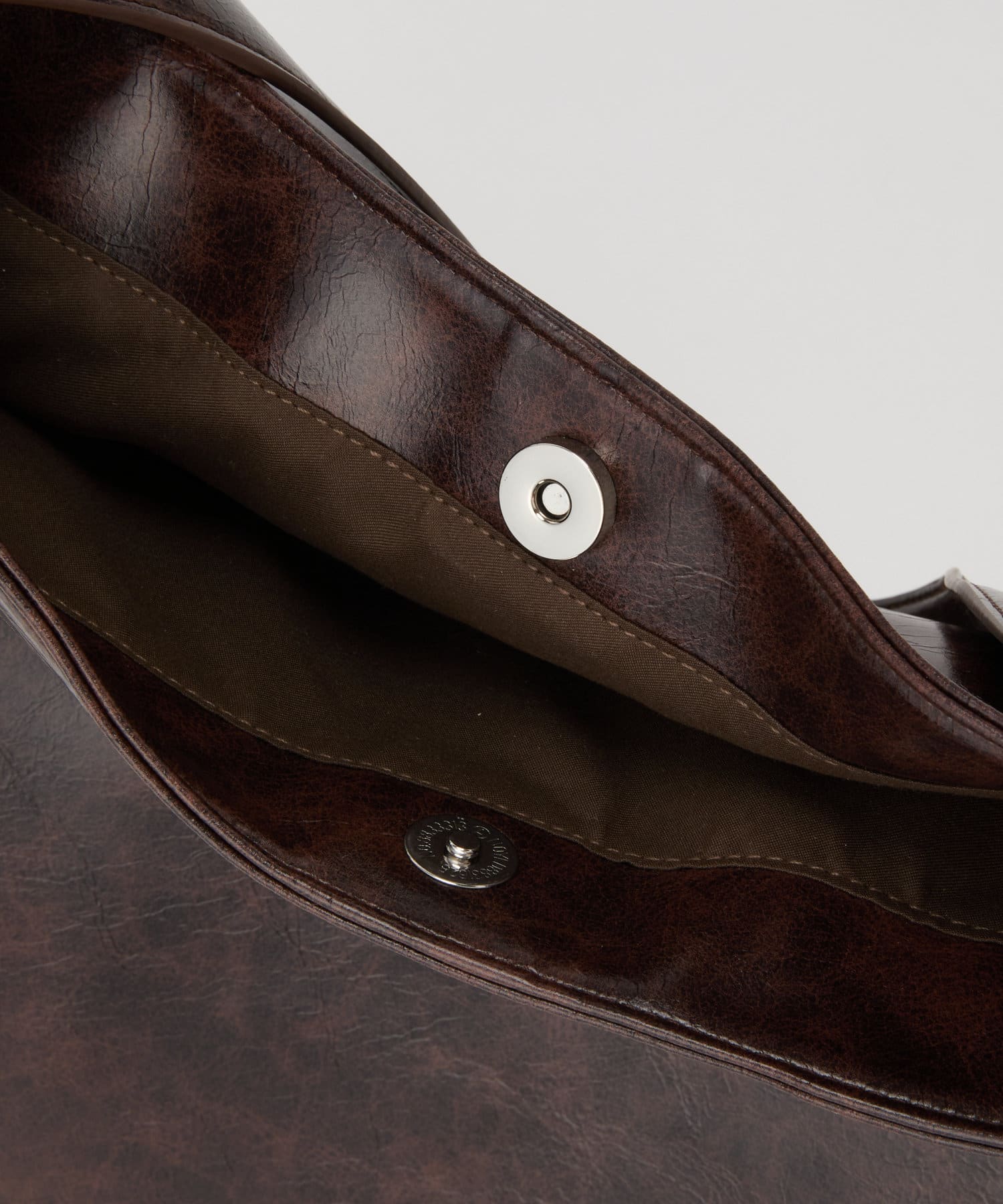 COLONY 2139(コロニー トゥーワンスリーナイン) ヴィンテージ合皮ワンショルダーバッグ