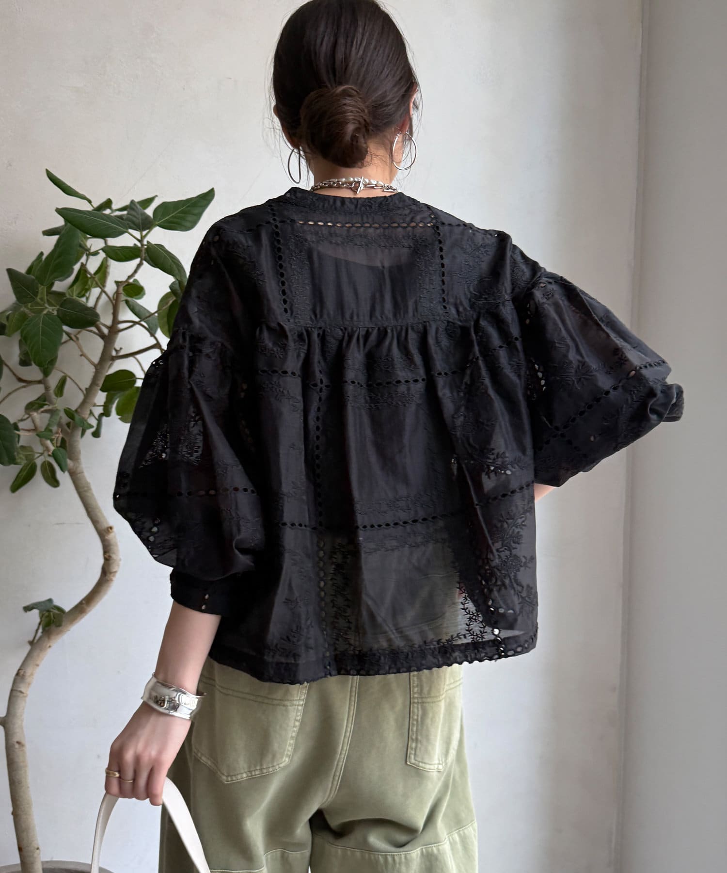 DOUDOU(ドゥドゥ) 【着映え◎】刺繍レースブラウス