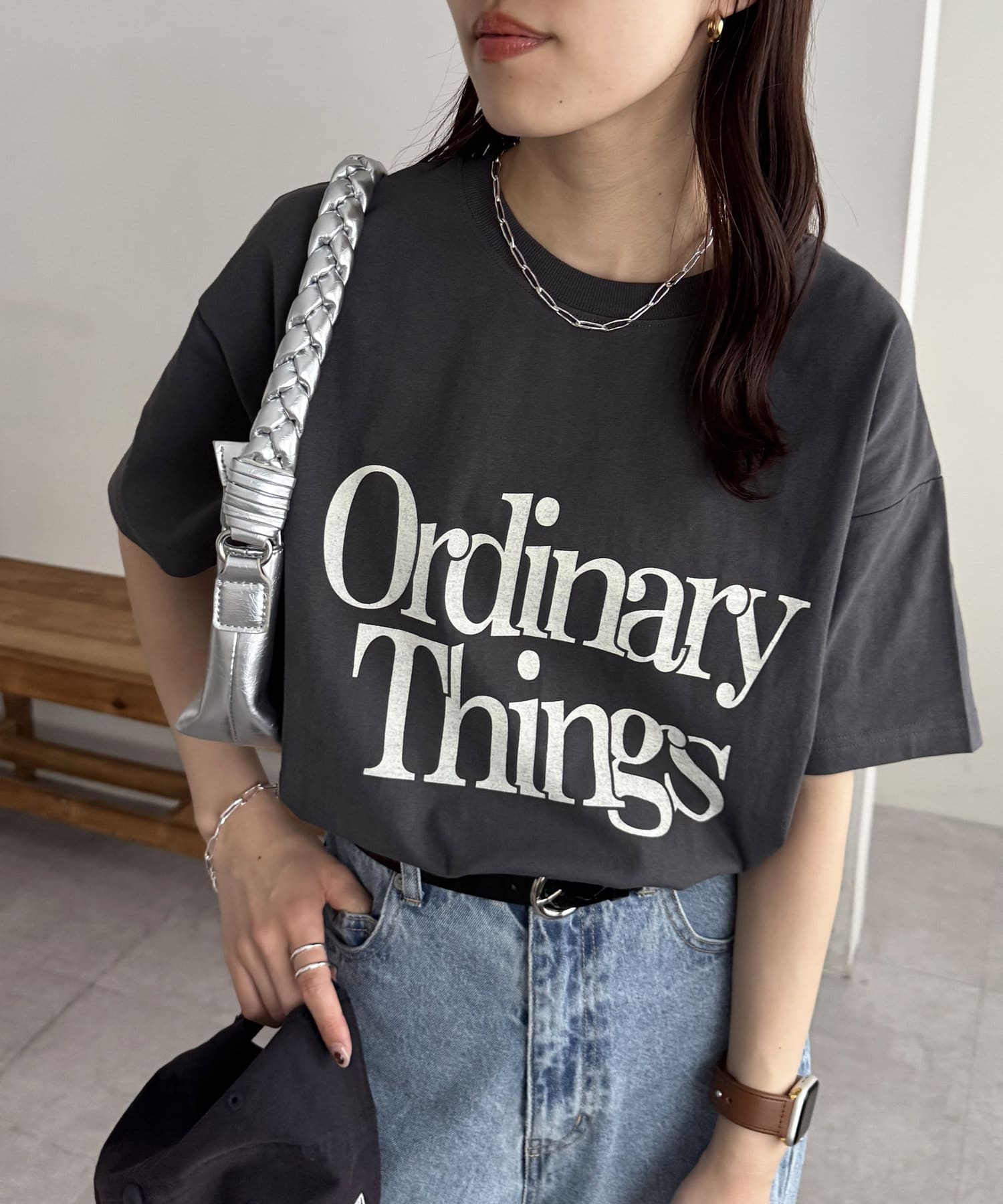 DISCOAT(ディスコート) レディース 【WEB限定】OrdinaryロゴプリントTシャツ チャコールグレー