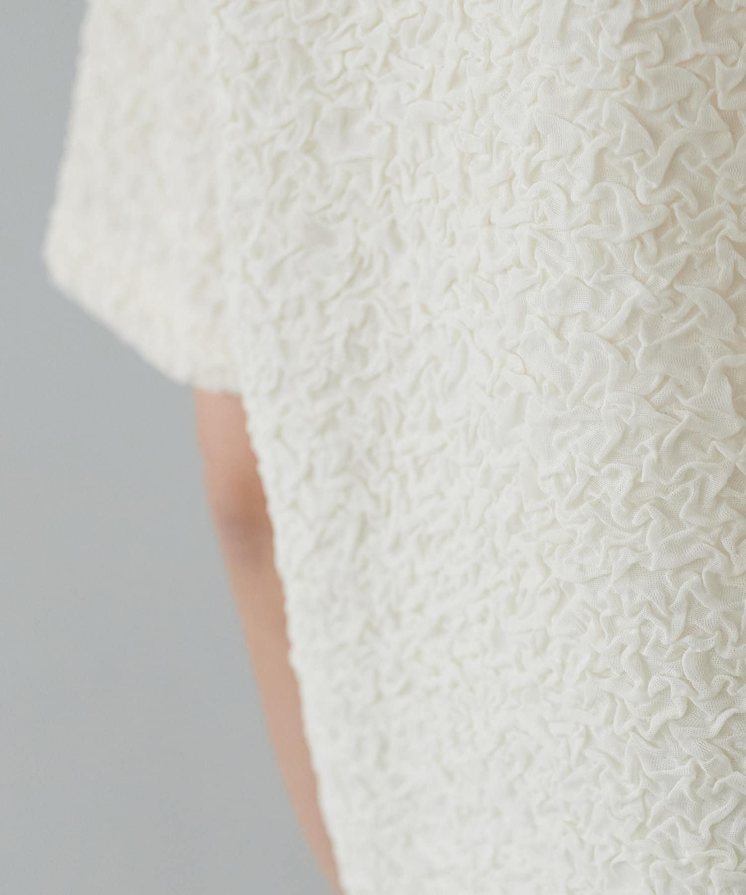 DISCOAT(ディスコート) 【WEB限定】生地ジャガード半袖プルオーバー