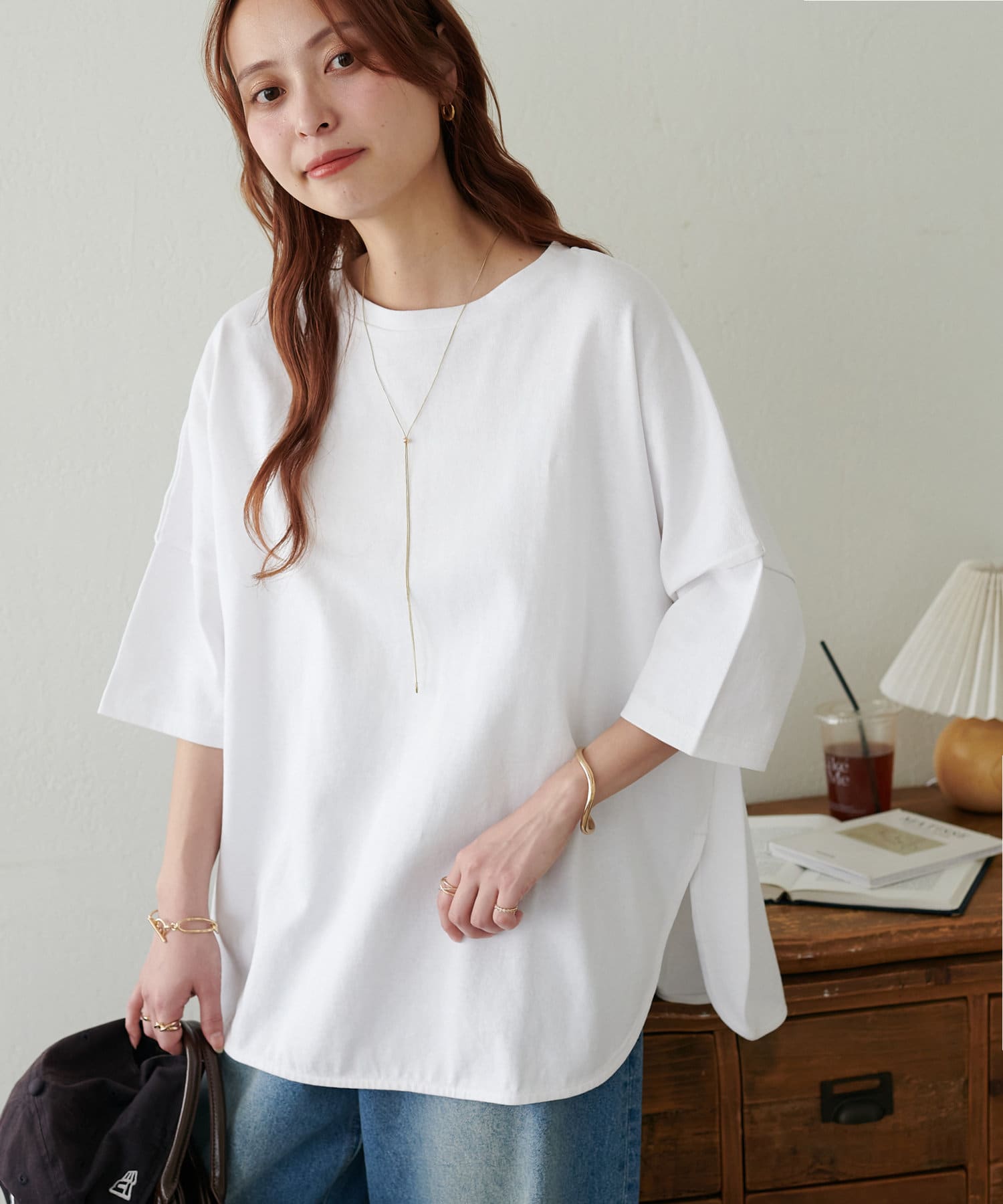 DISCOAT ONLINE LIMITED ITEM着るだけでこなれ見え、大人のゆるTシャツ●デザインゆったりとしたシルエットに、肩のラインを落としたドルマンスリーブが抜け感をプラス。シンプルな中に