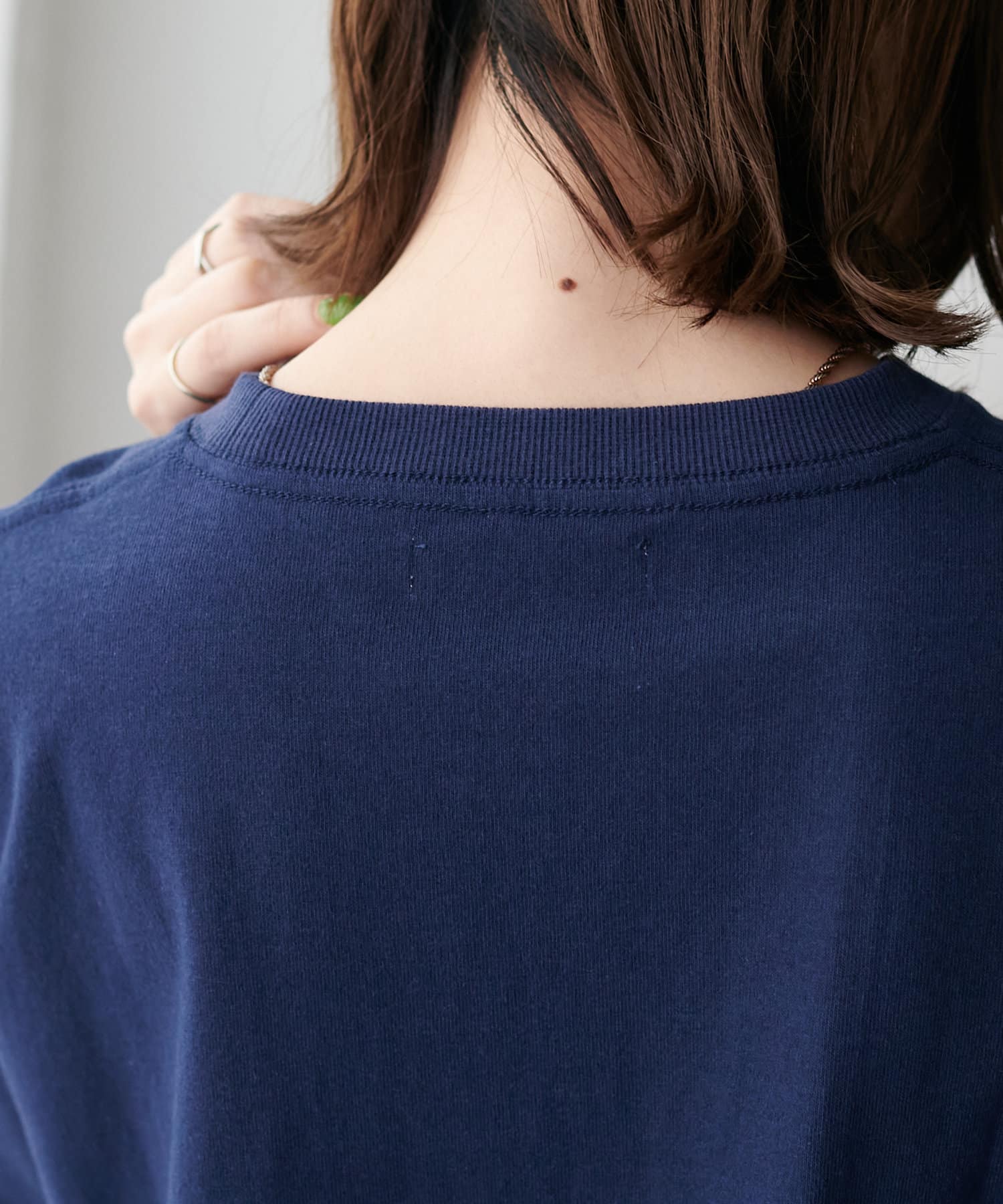 DISCOAT(ディスコート) 【WEB限定】モチーフ刺繍ロゴTシャツ《ユニセックス》