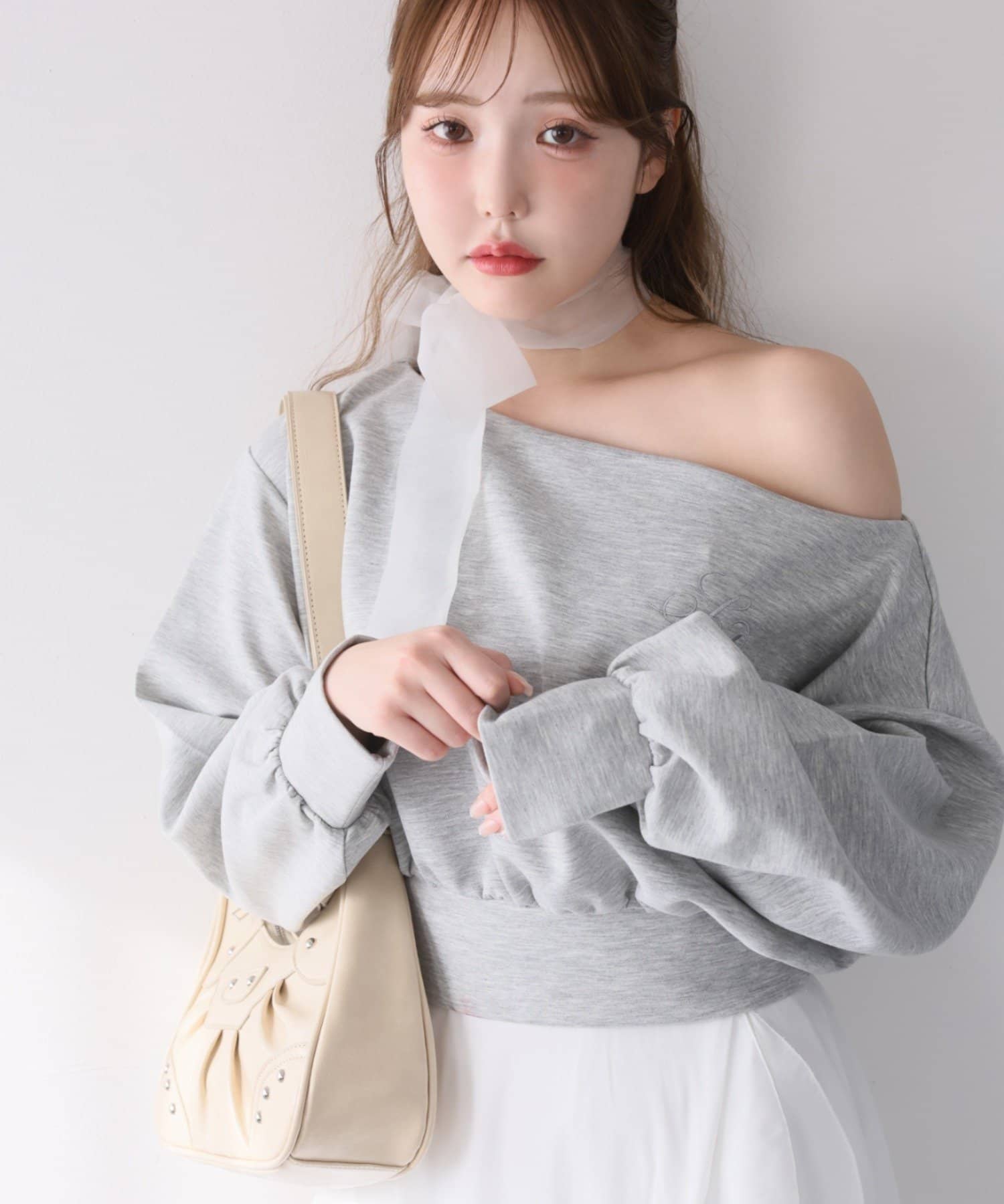 【SCULPTOR】スタッズ メタリック ホーボー バッグ Stud Metallic Hobo Bag Baby Blue – SCULPTOR JAPAN