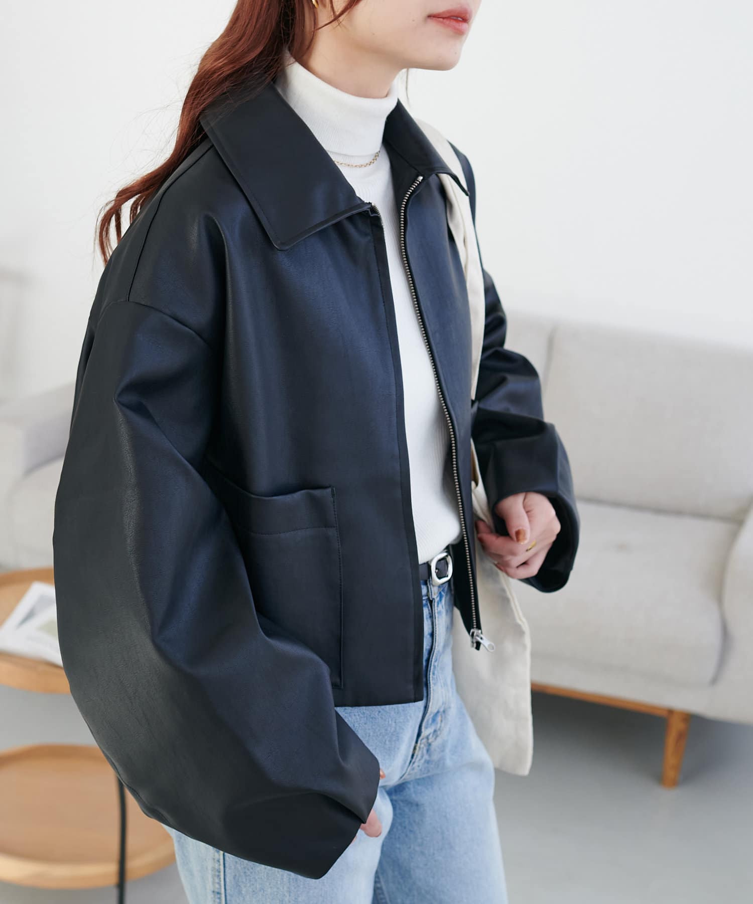 【新品◎未使用品】Discoat レザージャケット ブルゾン　アイボリー セール】フェイクレザーショートジャケット（ブルゾン
