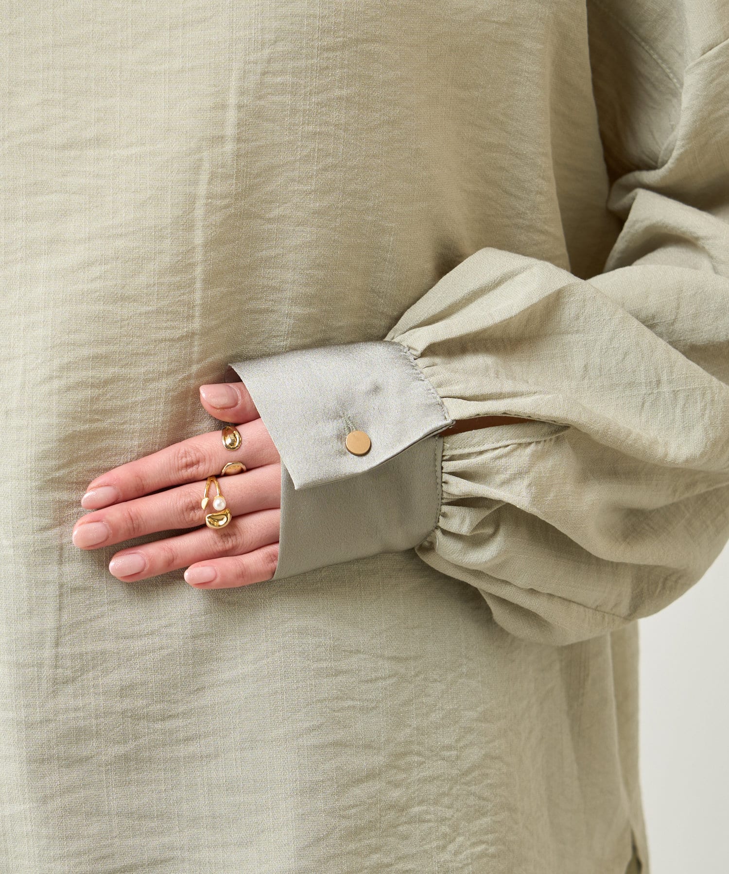 Jena　espace merveilleux(ジェナ　エスパスメルヴェイユ) スタンドネックブラウス