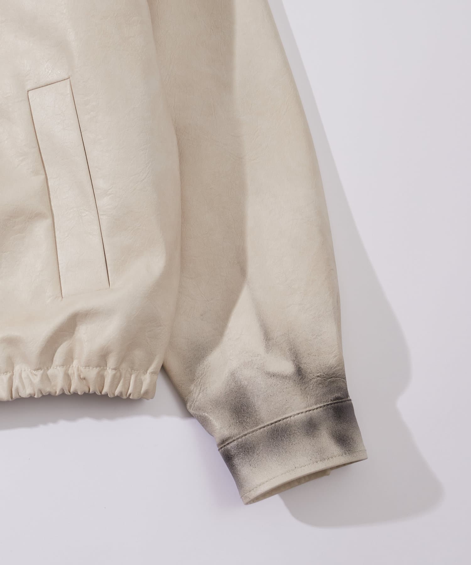 WHO’S WHO gallery(フーズフーギャラリー) カラースプレーステンカラーフェイクレザージャケット(MEN)