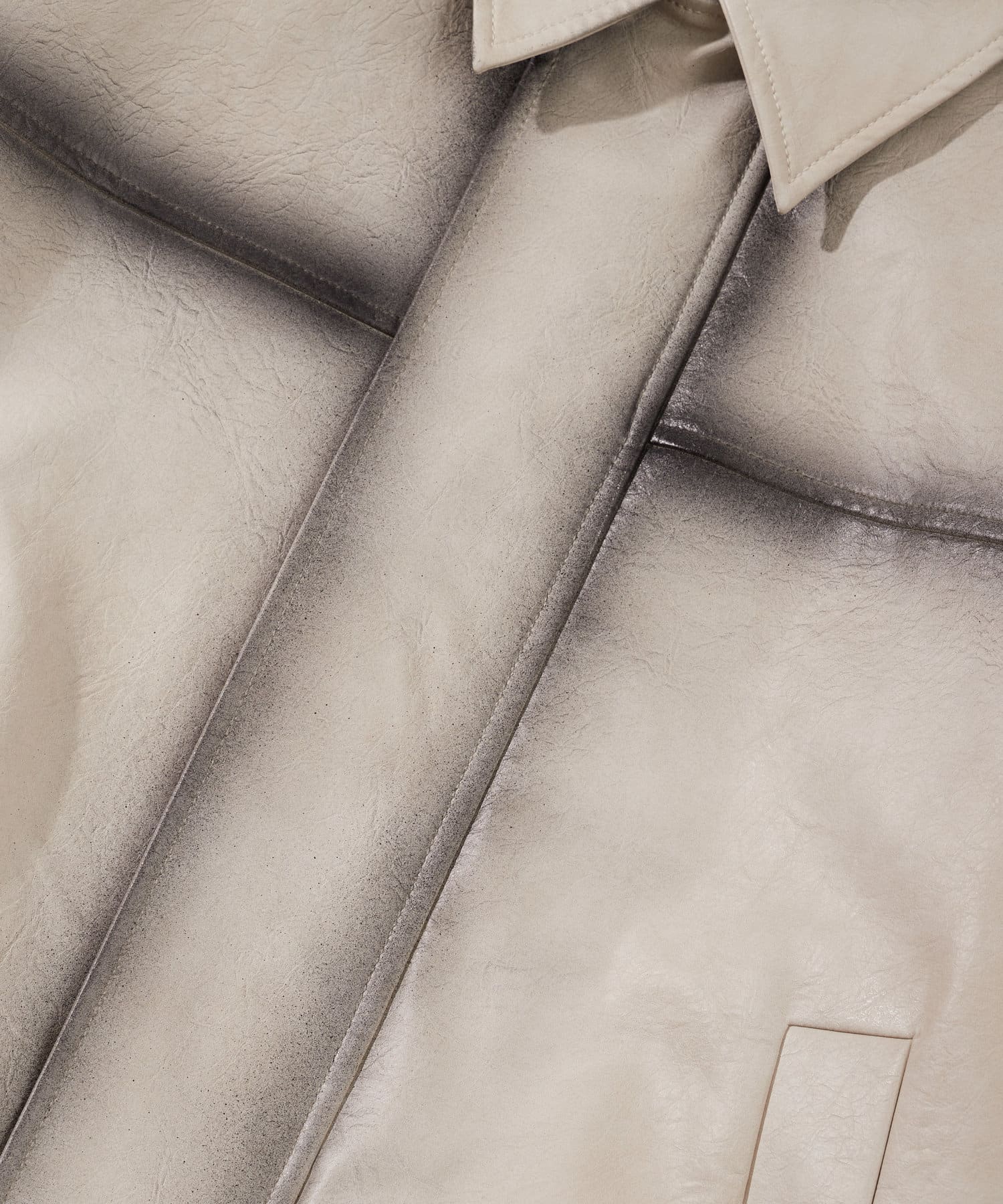 WHO’S WHO gallery(フーズフーギャラリー) カラースプレーステンカラーフェイクレザージャケット(MEN)