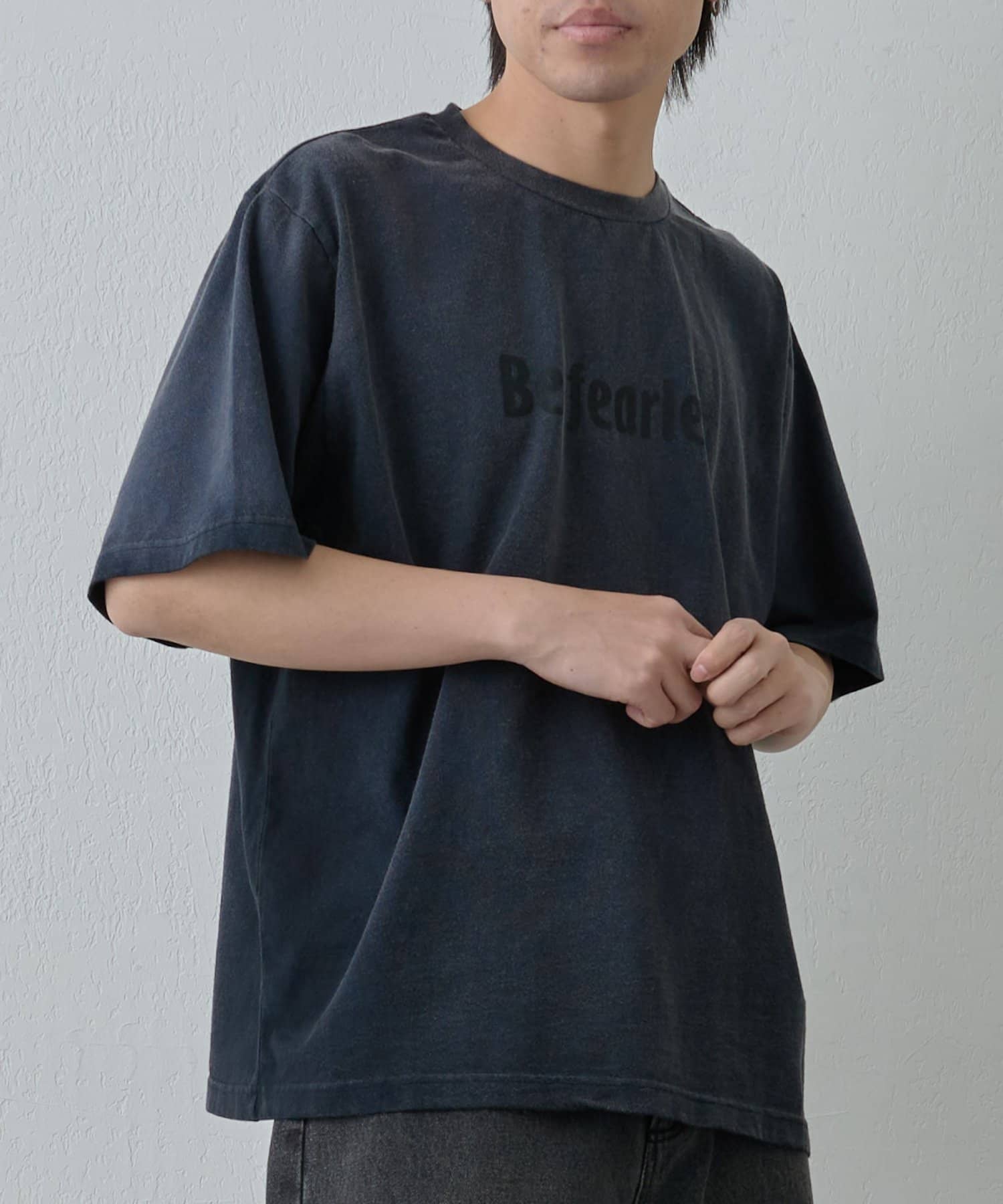 COLONY 2139(コロニー トゥーワンスリーナイン) スプレー加工プリントロゴTシャツ