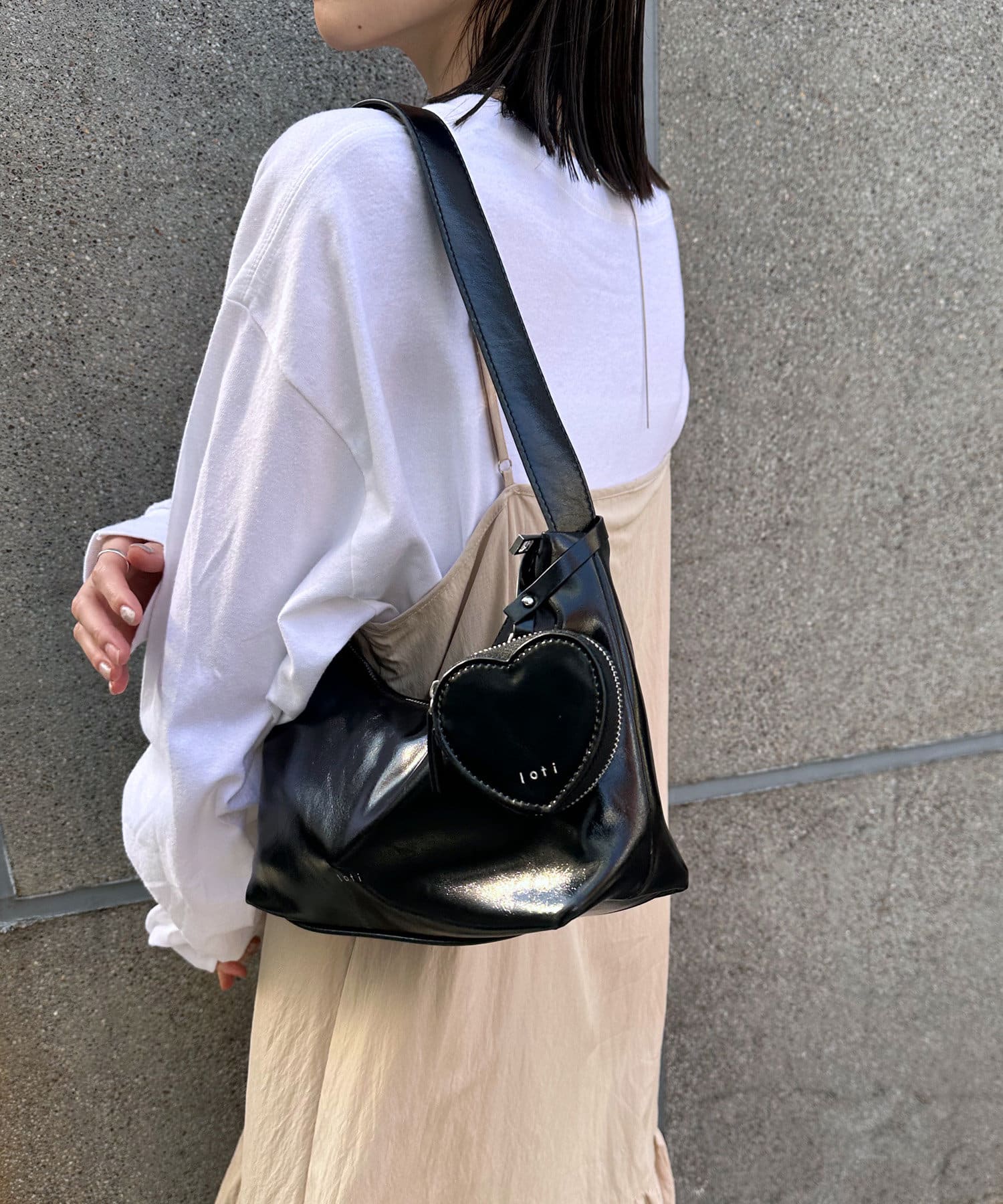 mystic(ミスティック) loti ハートポーチ付きホーボーBAG