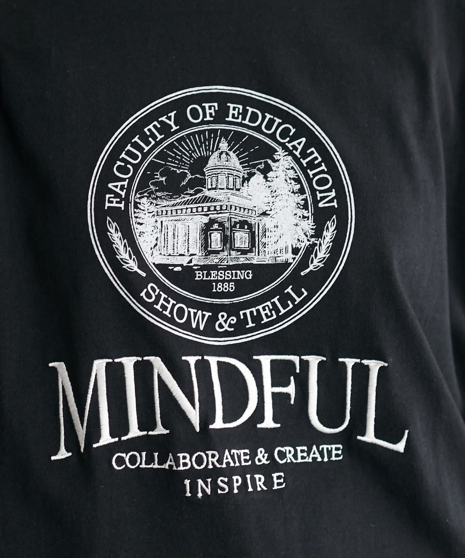 DISCOAT(ディスコート) 【WEB限定】MINDFUL刺繍ロゴTシャツ《ユニセックス》
