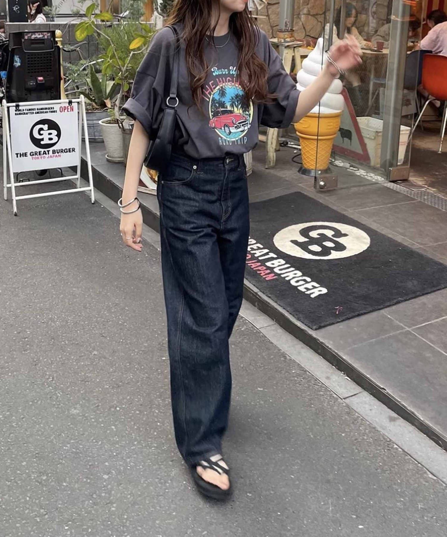 DISCOAT(ディスコート) 【WEB限定/ユニセックス】ヴィンテージカープリントTシャツ