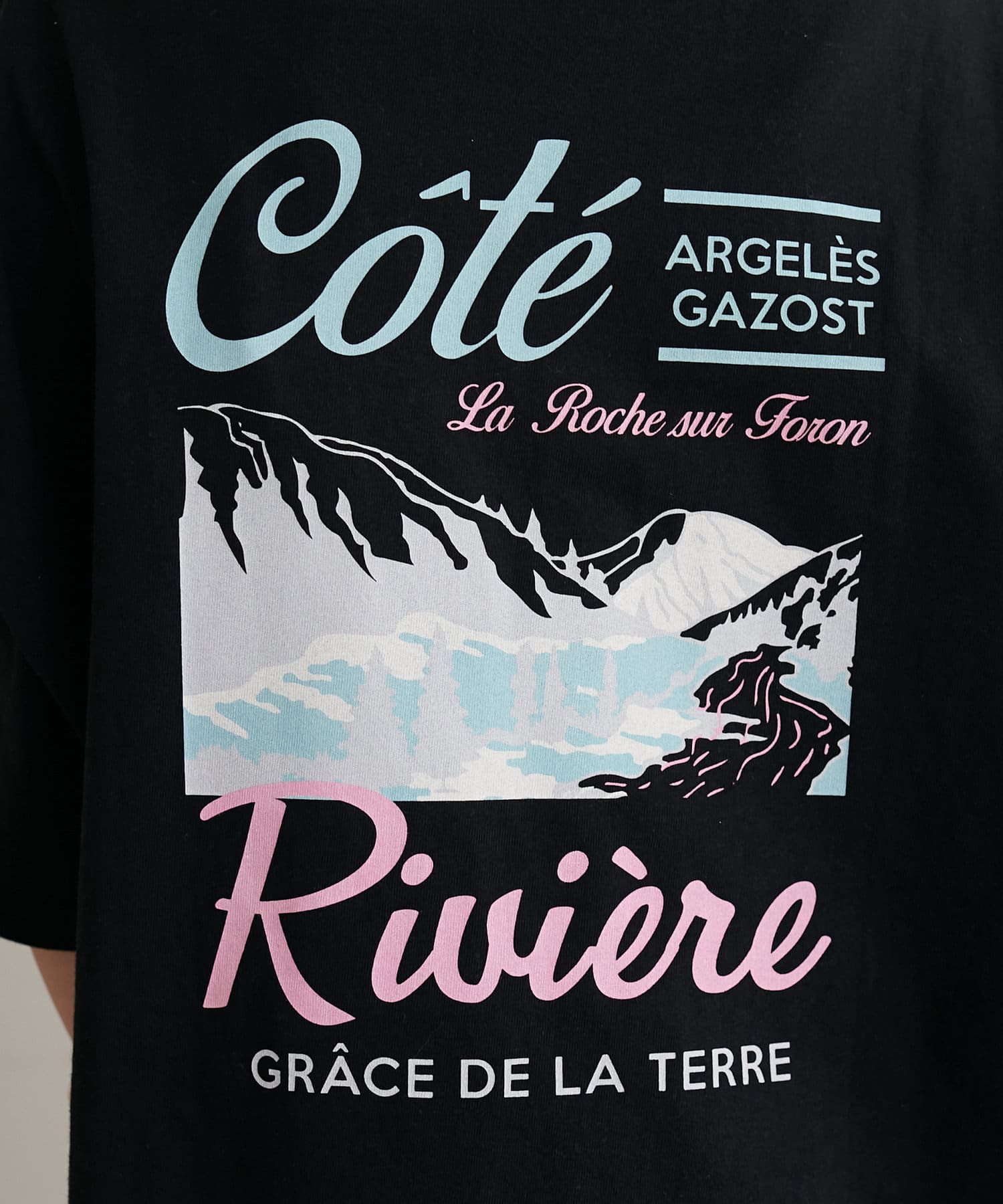 DISCOAT(ディスコート) 【WEB限定】CoteスーベニアバックプリントTシャツ《ユニセックス》