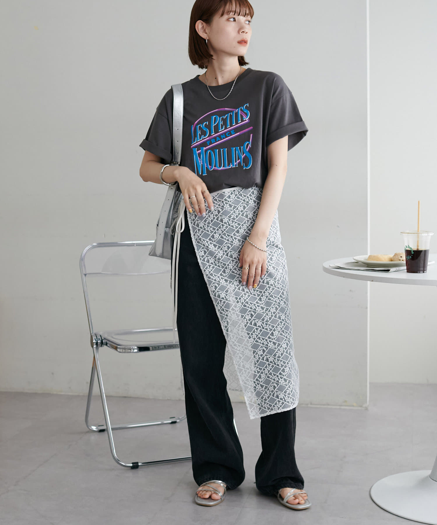 DISCOAT(ディスコート) 【WEB限定/ユニセックス】ネオンプリントロゴTシャツ