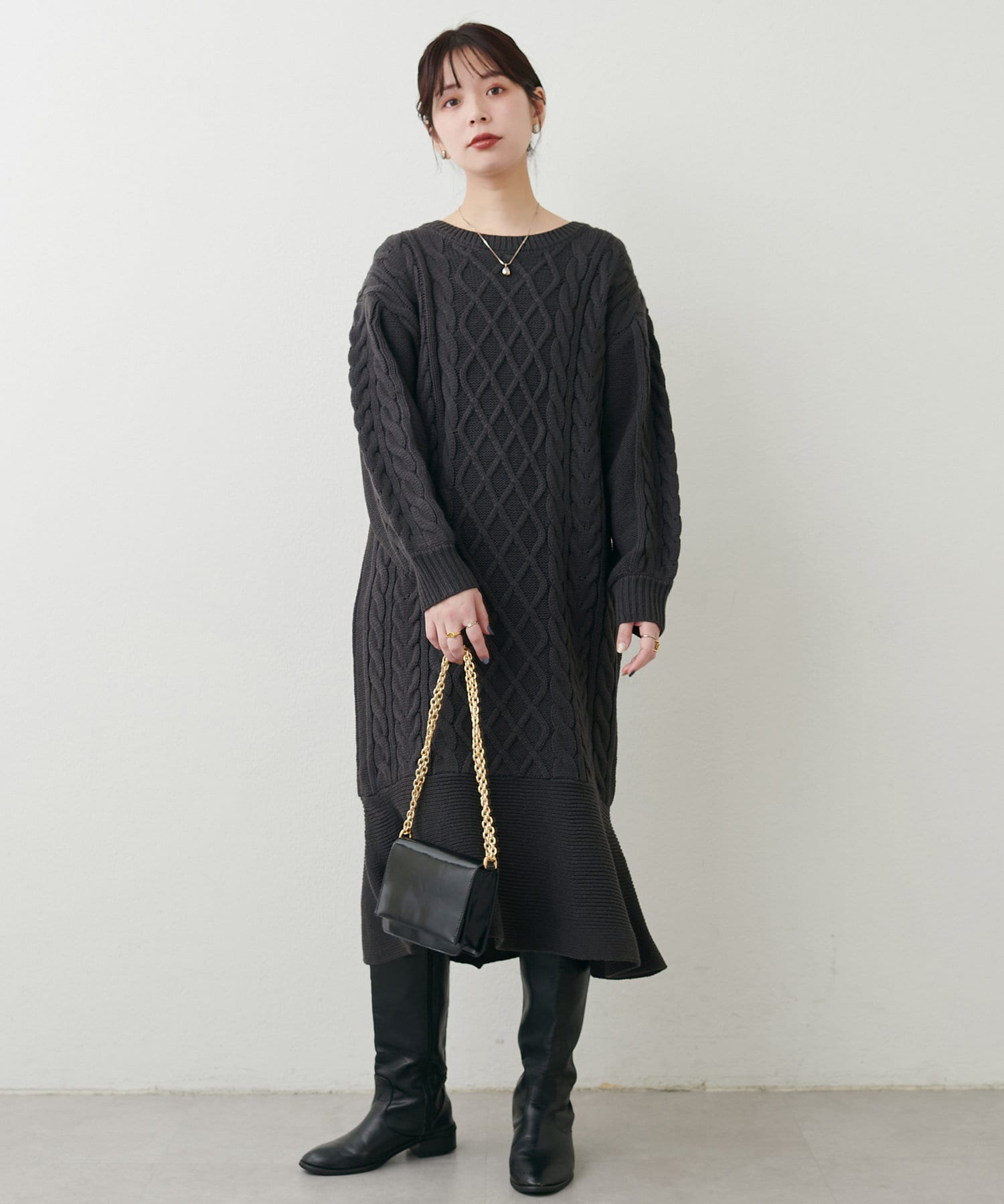 natural couture(ナチュラルクチュール) 【WEB限定】裾フレアケーブルニットワンピース