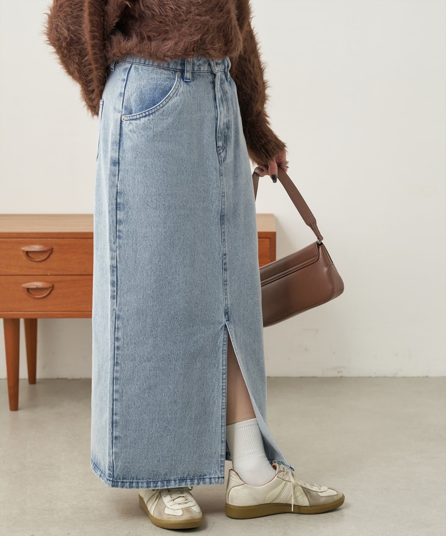 NICE CLAUP / OLIVE des OLIVE OUTLET(ナイスクラップ  / オリーブ デ オリーブ アウトレット) 【natural couture】デニムストレートスカート