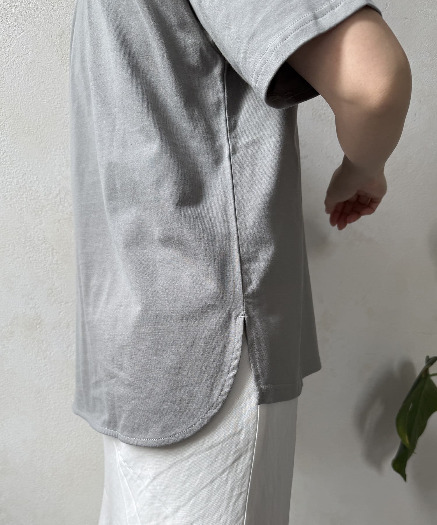 DOUDOU(ドゥドゥ) 【WEB限定】スタッズミックスロゴTEE