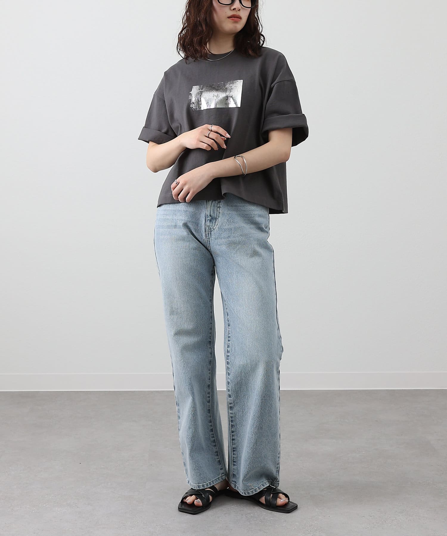 COLONY 2139(コロニー トゥーワンスリーナイン) 箔プリントTシャツ