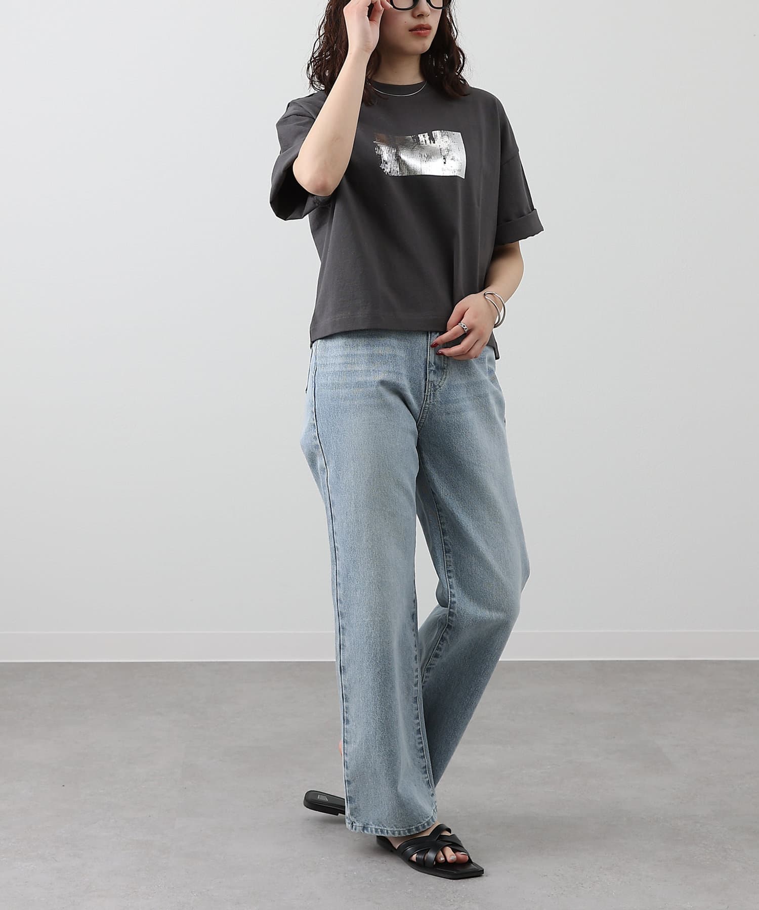 COLONY 2139(コロニー トゥーワンスリーナイン) 箔プリントTシャツ