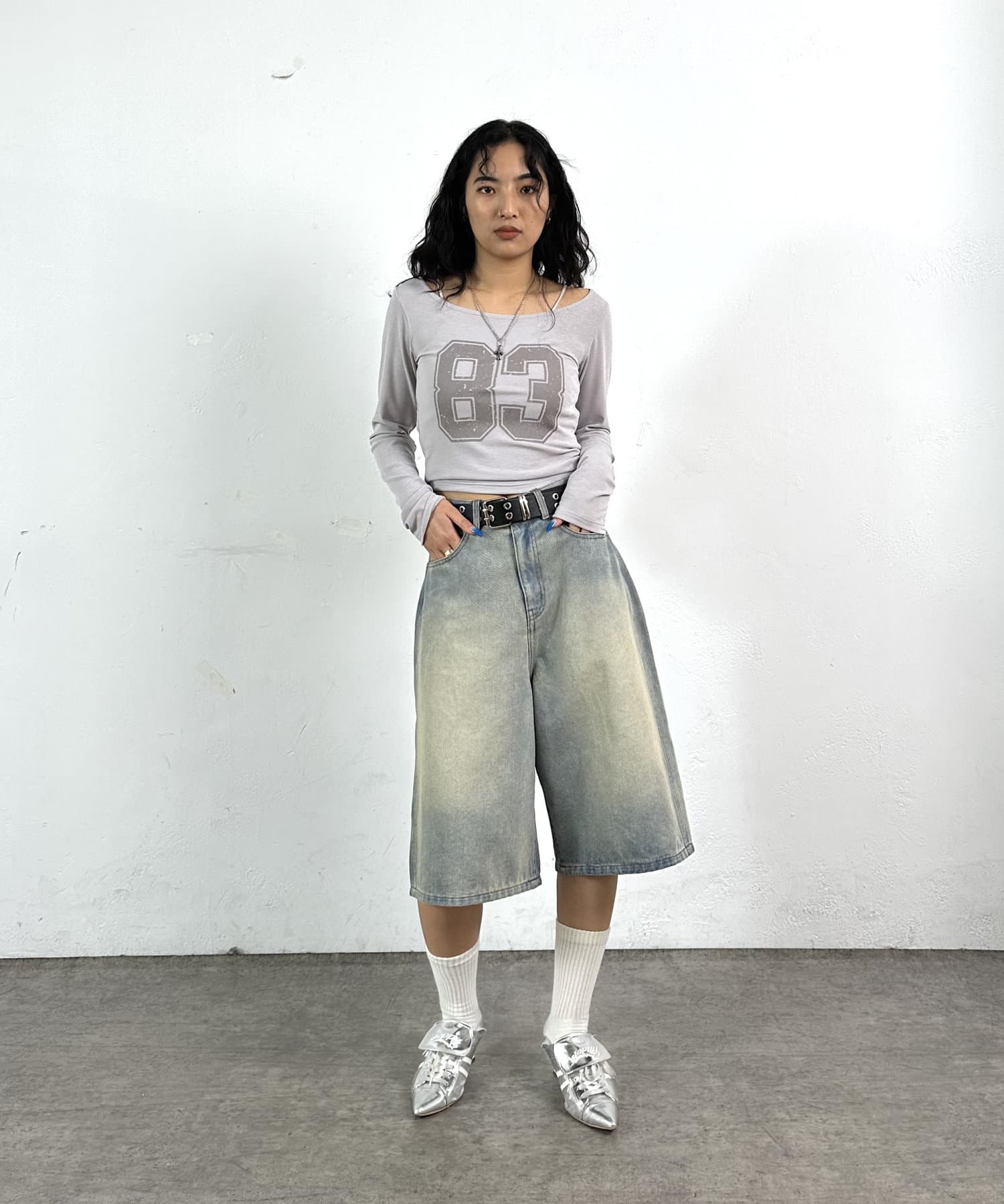 WHO’S WHO gallery(フーズフーギャラリー) ナンバリングバックデザイントップス