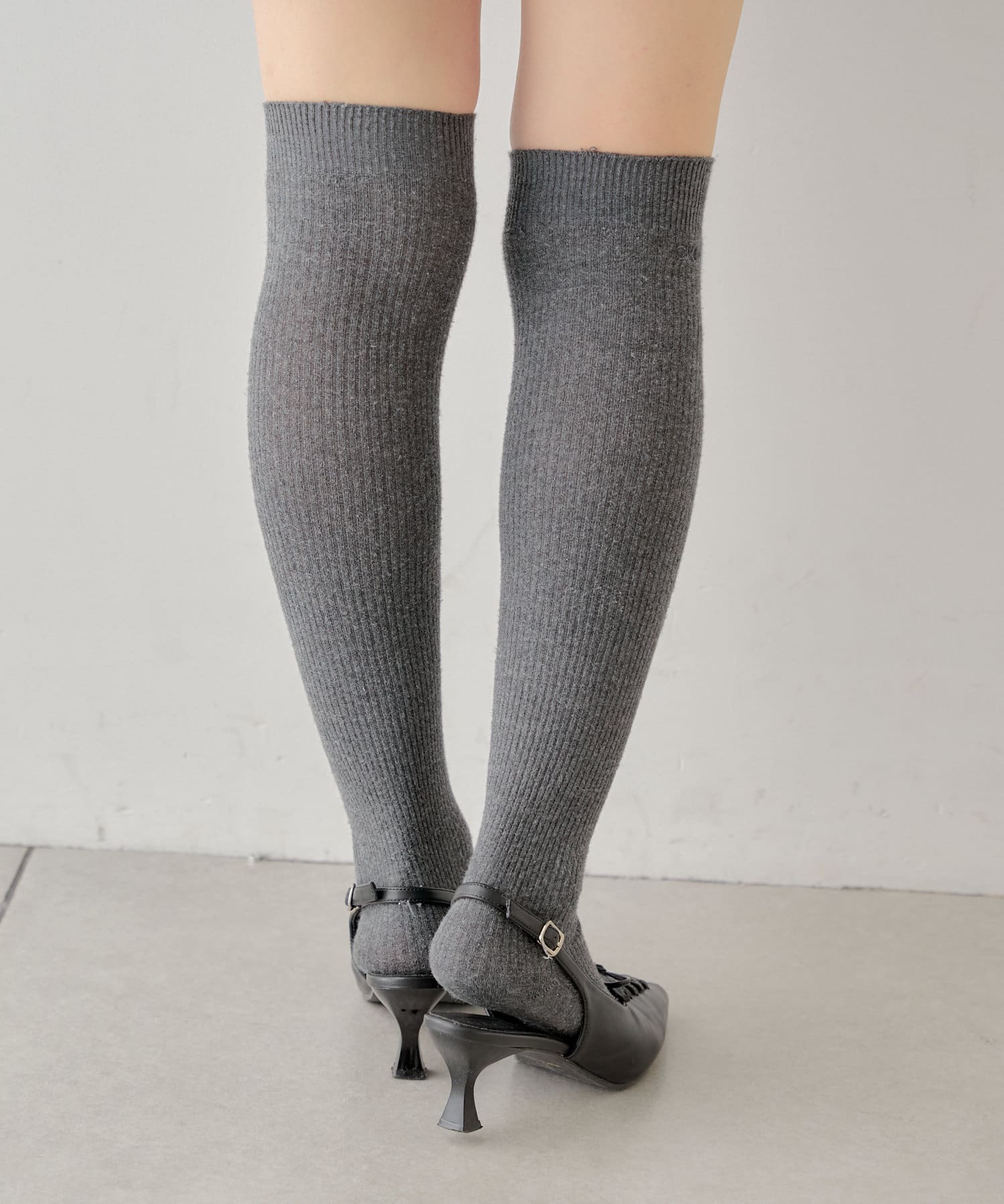 Chico バイカラーレースアップミュール Chico（チコ）の「バイカラーレースアップミュール（サンダル