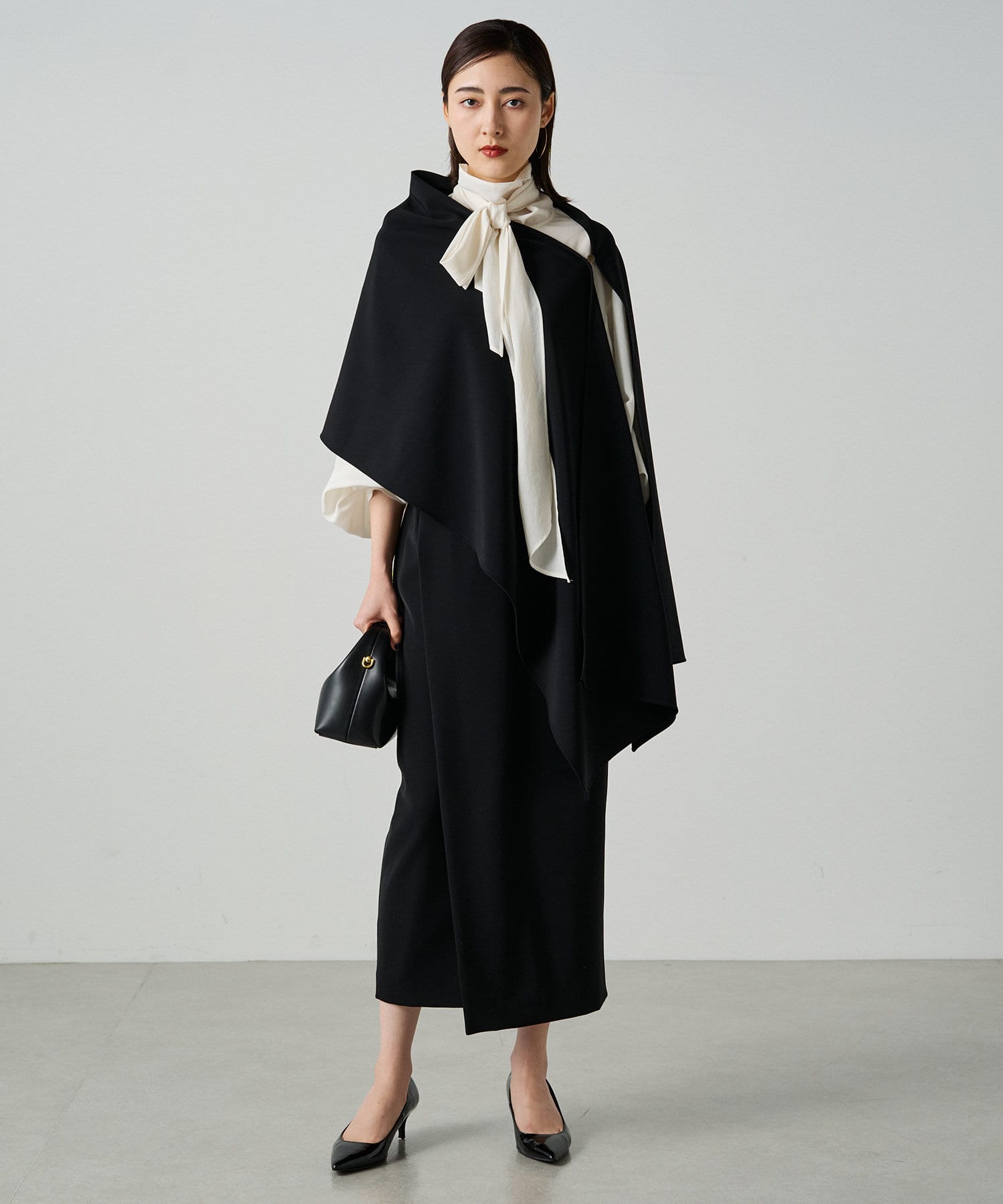 新品　ラウンジドレス　Atelier N°5 サテンコクーンブルゾン 新品 ラウンジドレス Atelier N°5 サテンコクーンブルゾン