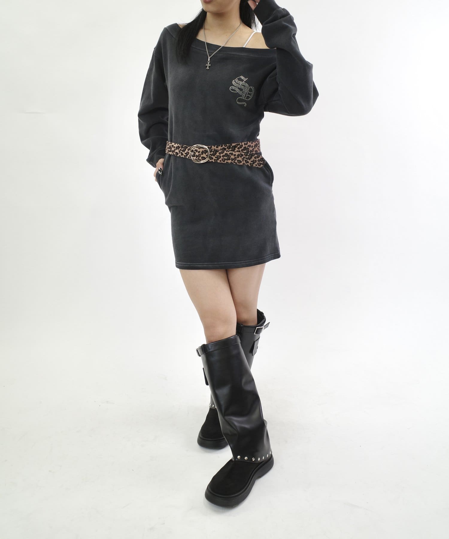 WHO’S WHO gallery(フーズフーギャラリー) 【SLOPPY/スロッピー】ラインストーンオフショルワンピ