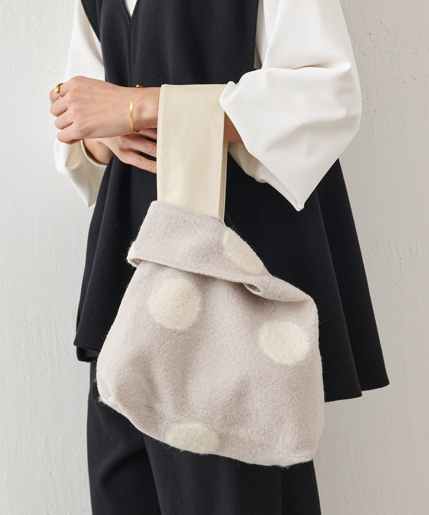 BEARDSLEY(ビアズリー) レディース ウール縮絨ドットハンドバッグ ベージュ
