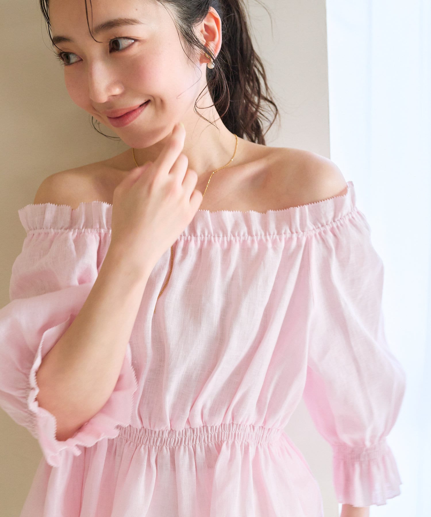 今年も登場！コーデを華やかにする女性らしい最強モテブラウス♡●デザインハリとしっとりしたリネン100％のへプラムブラウス。光沢感がある天然素材なのでナチュラルな雰囲気がありながらもきれいめな印象にも。