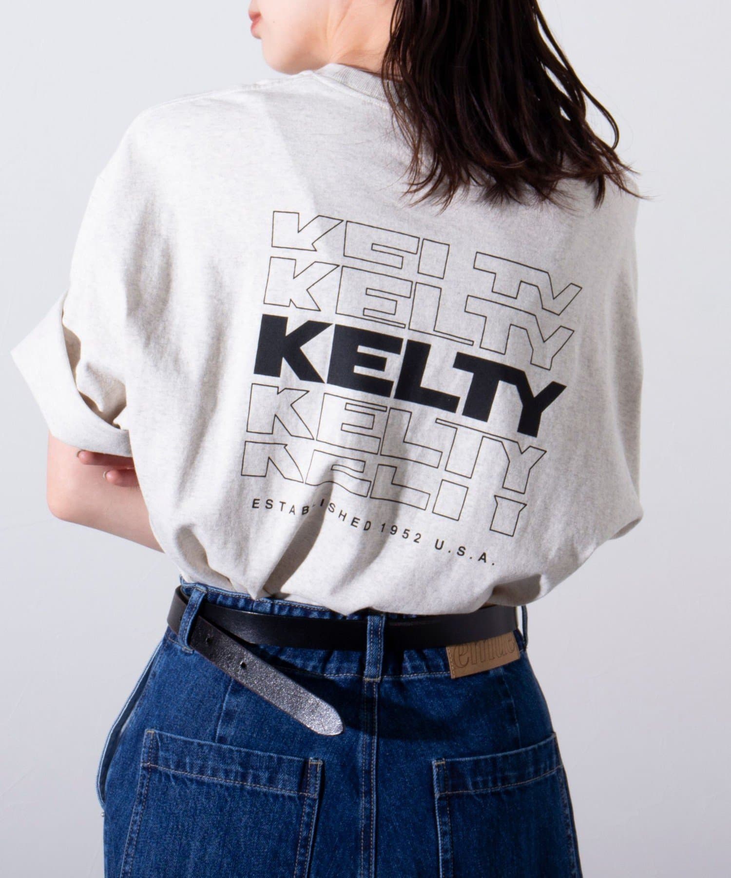 FREDY & GLOSTER(フレディ アンド グロスター) レディース 【KELTY×GLOSTER】別注バックタイポロゴプリントTシャツ ワンポイント エクリュ