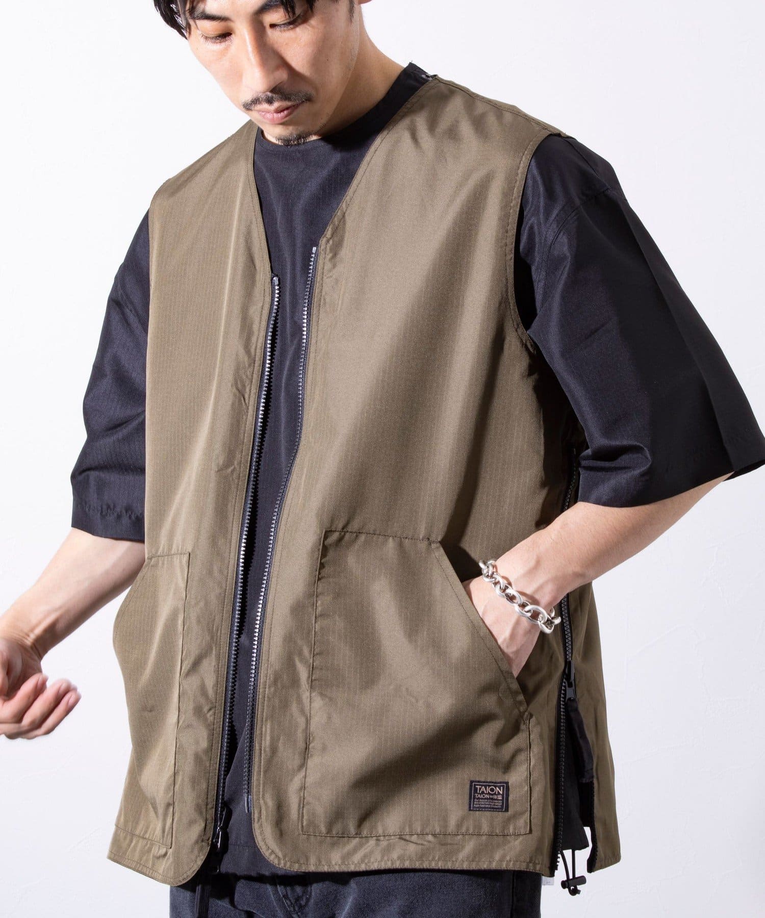 FREDY & GLOSTER(フレディ アンド グロスター) 【TAION】ミリタリー Ripstop  Vネックジップ リバーシブルベスト