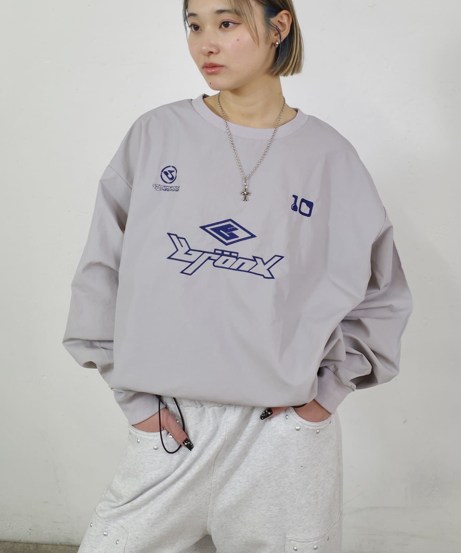 WHO'S WHO gallery(フーズフーギャラリー) レディース 【UNISEX/ユニセックス】BRONXナイロンゲームシャツ ライトグレー