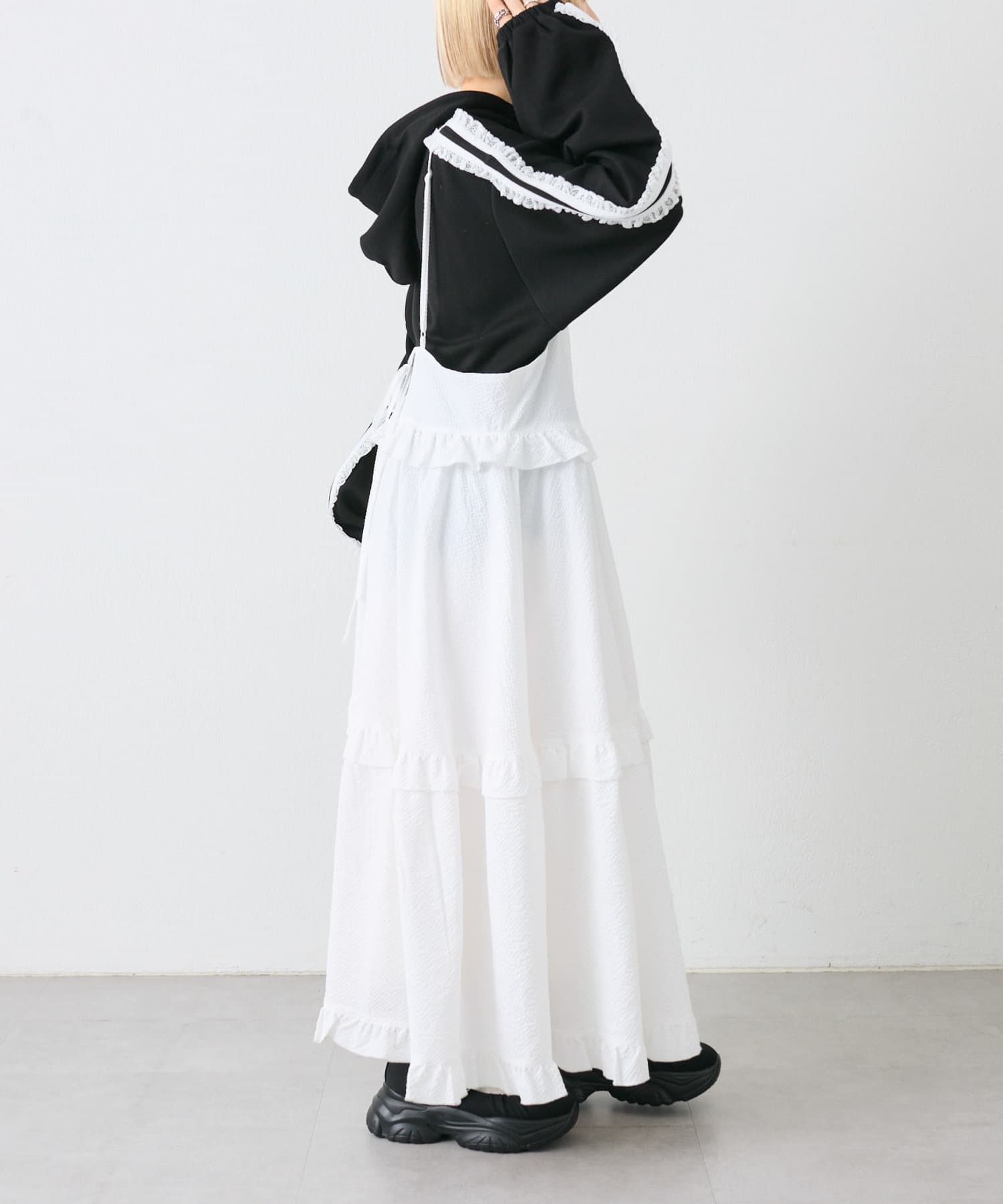 w closet(ダブルクローゼット) ポンチレースラインパーカー