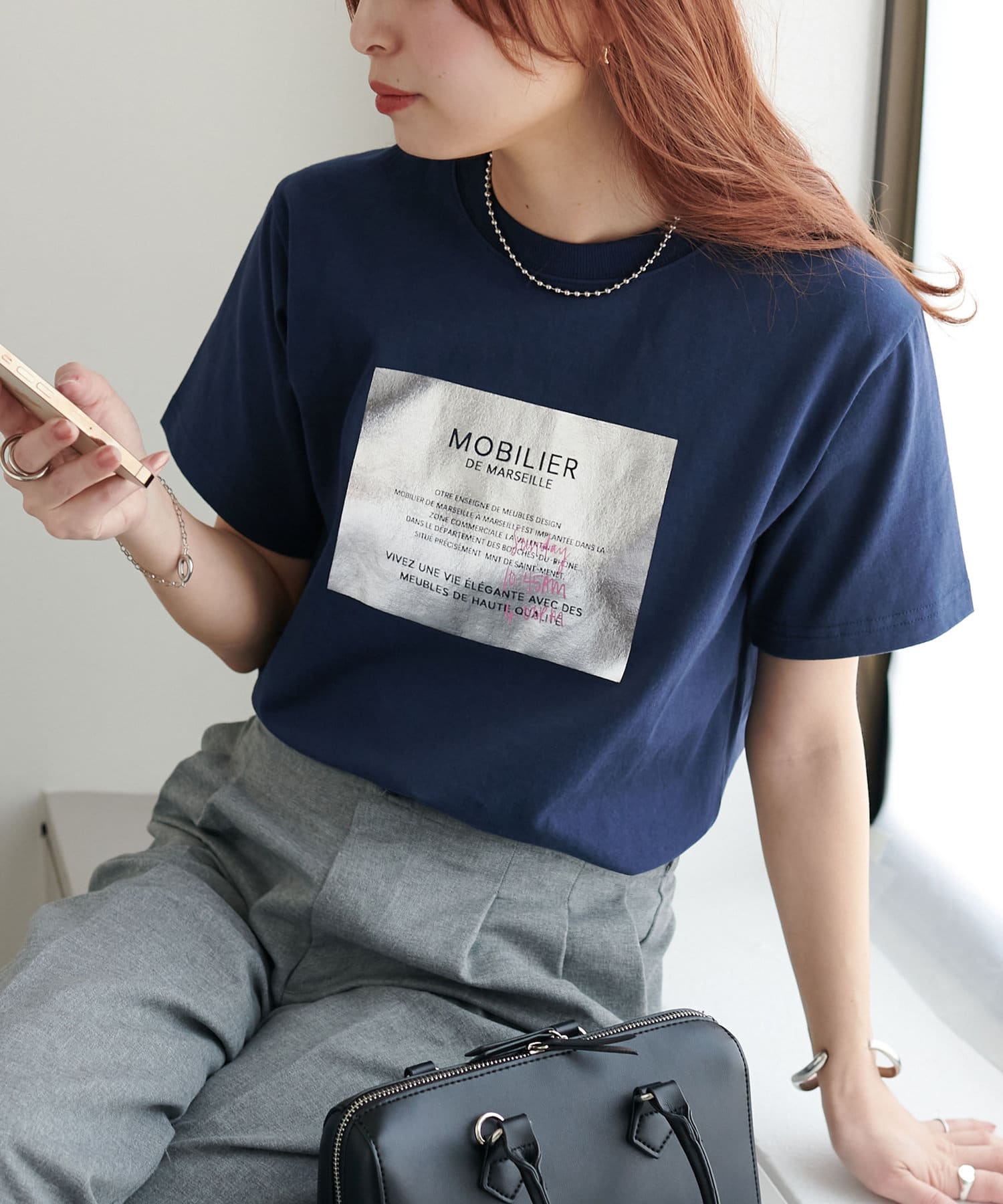 DISCOAT ONLINE LIMITED ITEM箔プリントが目を惹くTシャツ●デザイントレンド感のあるキラキラした箔プリントが魅力。光沢感がありながらもコーデの邪魔をしないシンプルなデザインに仕