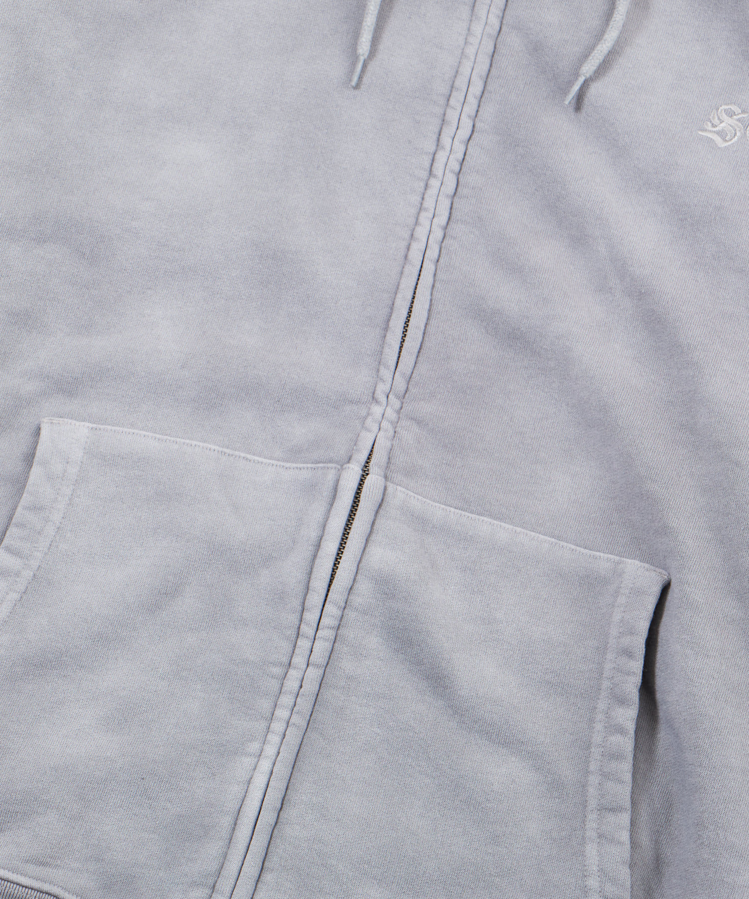 WHO’S WHO gallery(フーズフーギャラリー) 2サイズ【SOURCREAM/サワークリーム】刺繍ロゴFADEジップパーカー