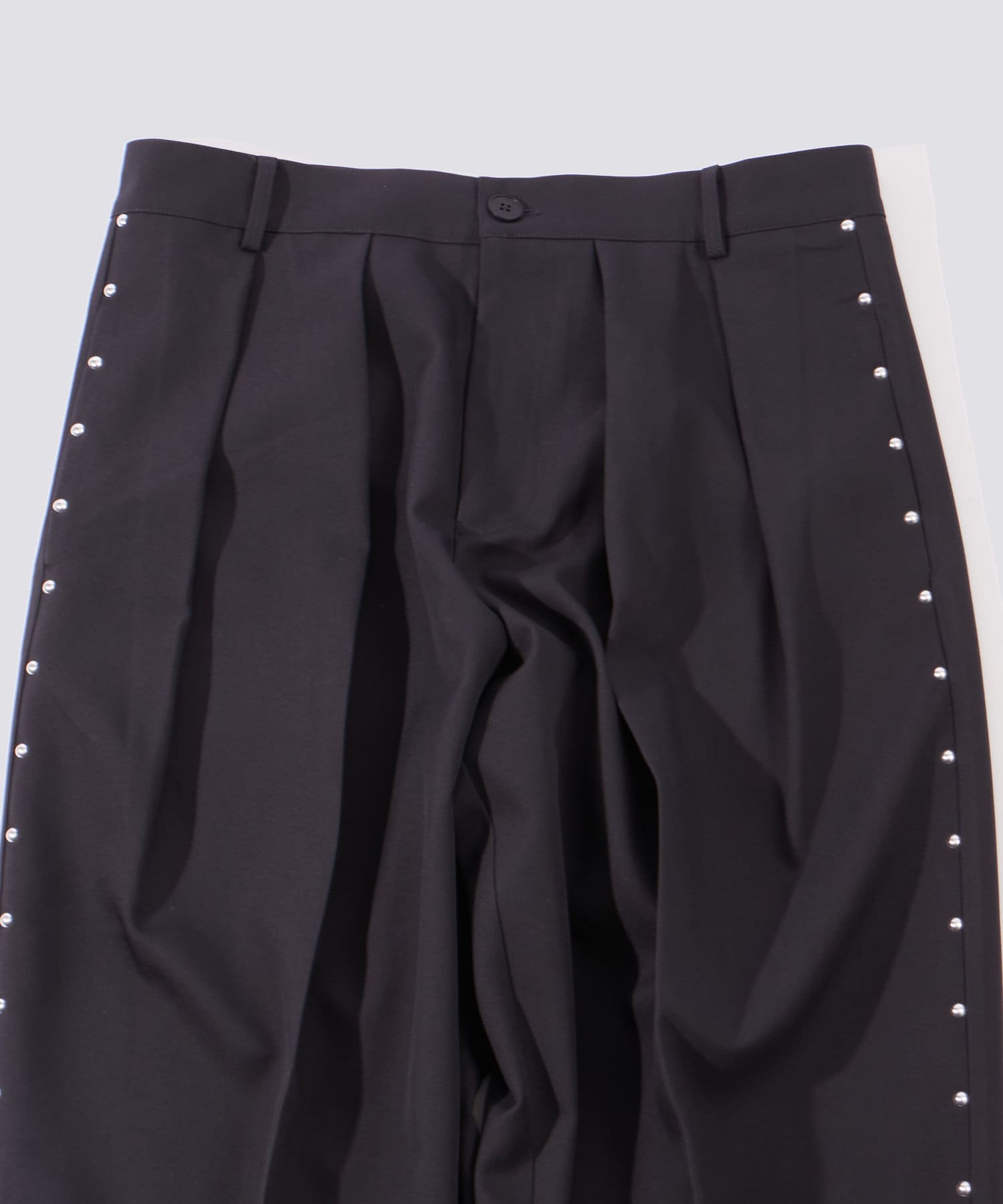 HiNT/ヒント】スタッズワイドスラックス | WHO'S WHO gallery