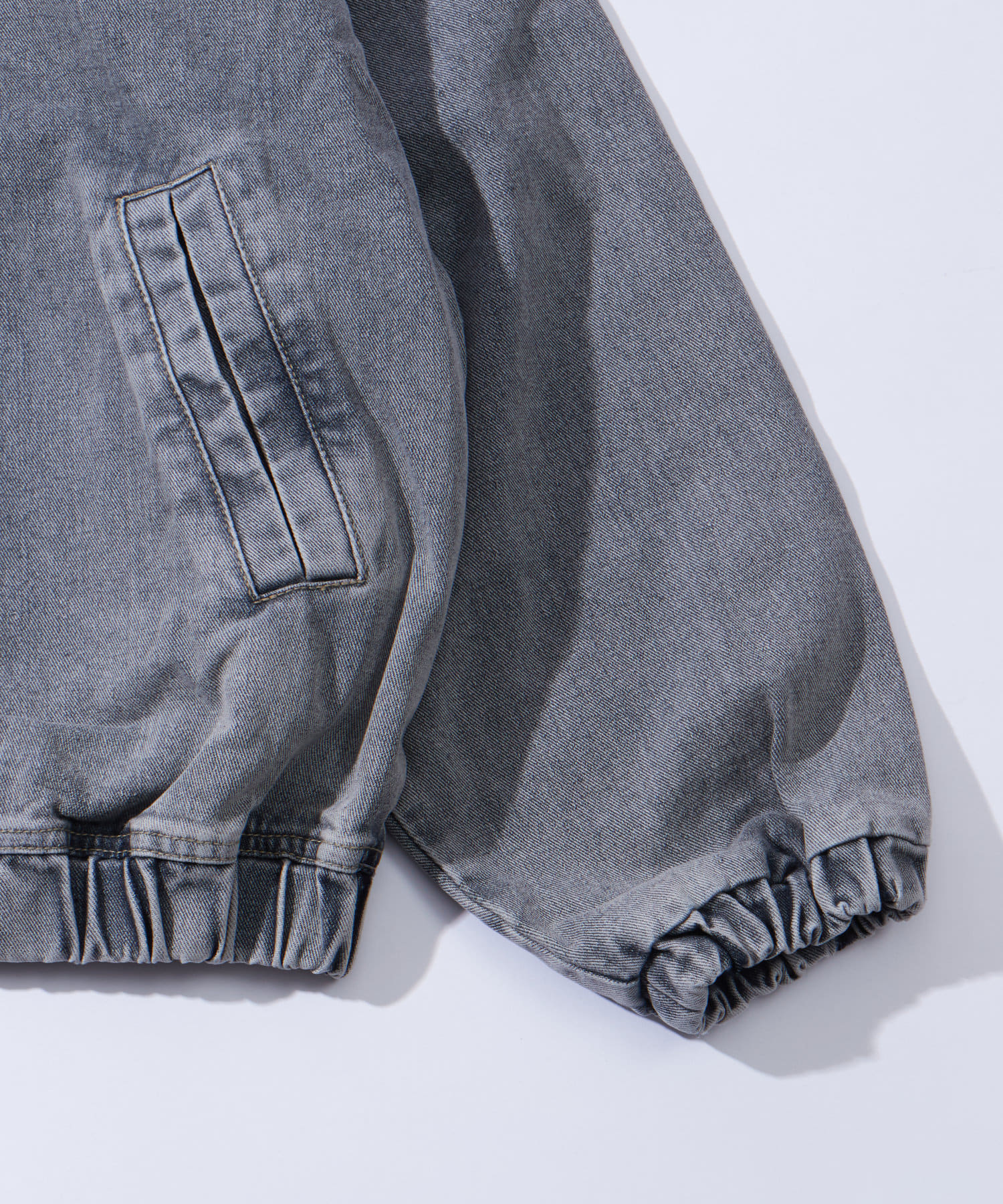 WHO’S WHO gallery(フーズフーギャラリー) 【UNISEX/ユニセックス】ヴィンテージライクデニムフードジップブルゾン