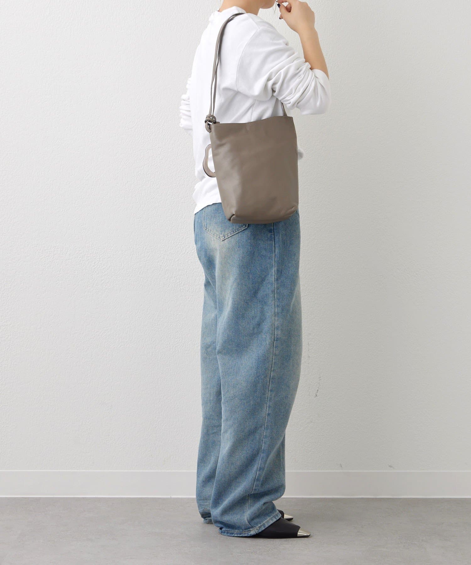 ear PAPILLONNER(イア パピヨネ) しずくパーツショルダーバッグ