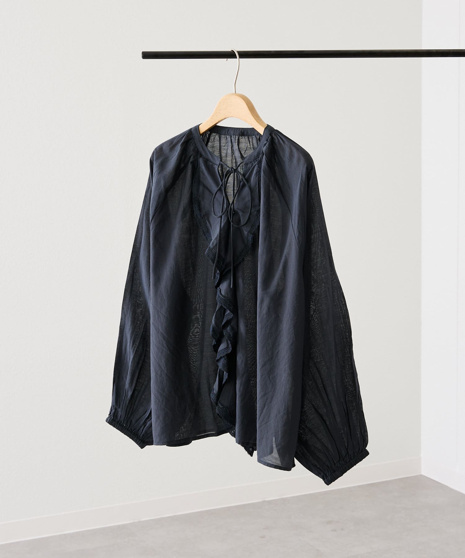 mystic(ミスティック) FANAKA ruffle blouse