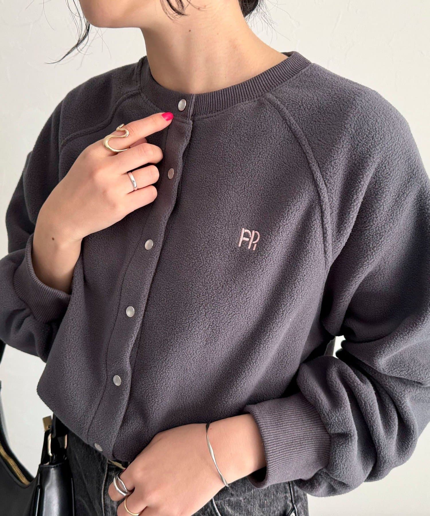 FREDY & GLOSTER(フレディ アンド グロスター) FR刺繍フリースドット釦カーディガン