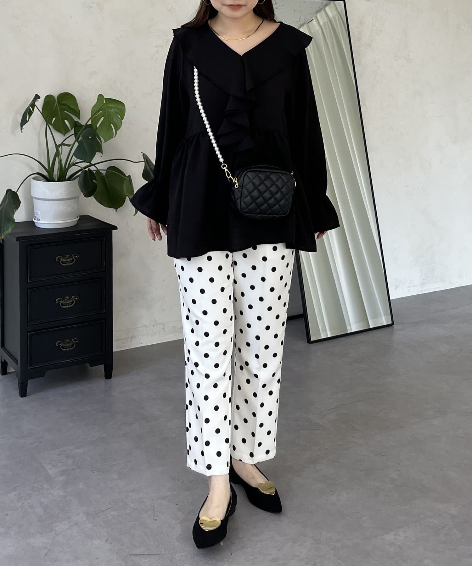 prose verse(プロズヴェール) フリルカラーキャンディースリーブペプラムブラウス