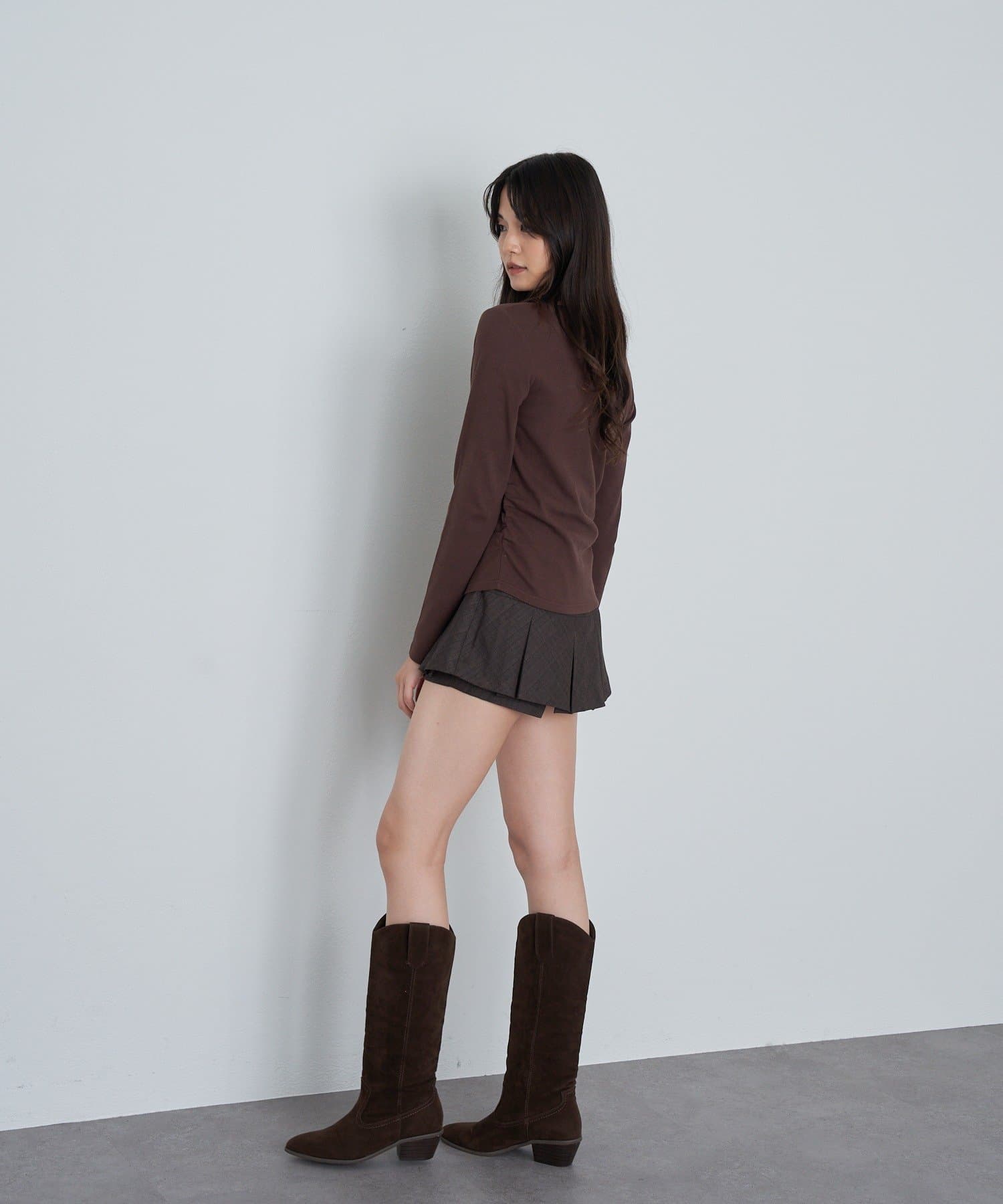 RAY CASSIN(レイカズン) 【華奢見えが叶う/追加生産決定】Vネックヘンリー胸刺繍ロングTシャツ