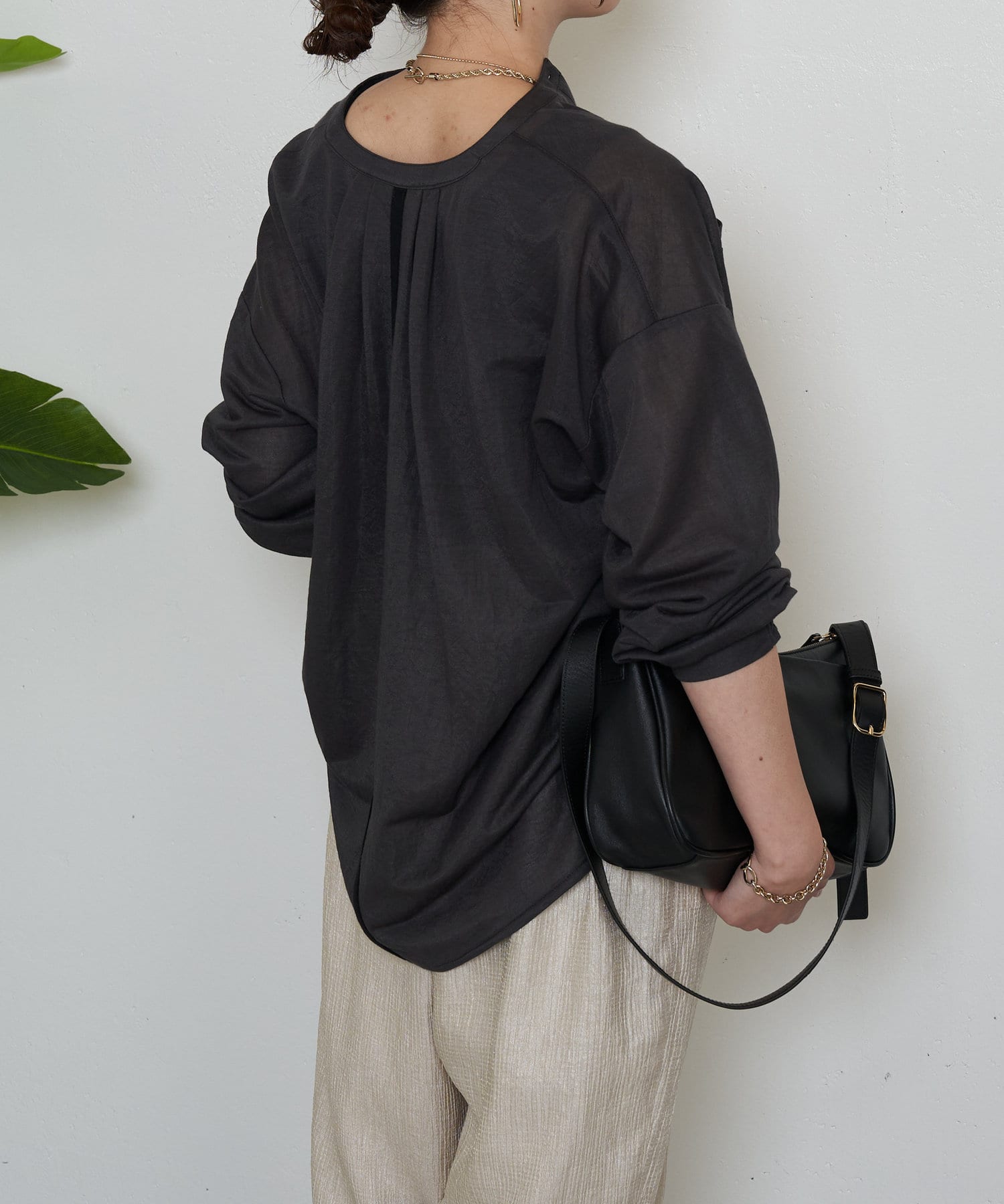 Jena　espace merveilleux(ジェナ　エスパスメルヴェイユ) Wポケットノーカラーシャツ
