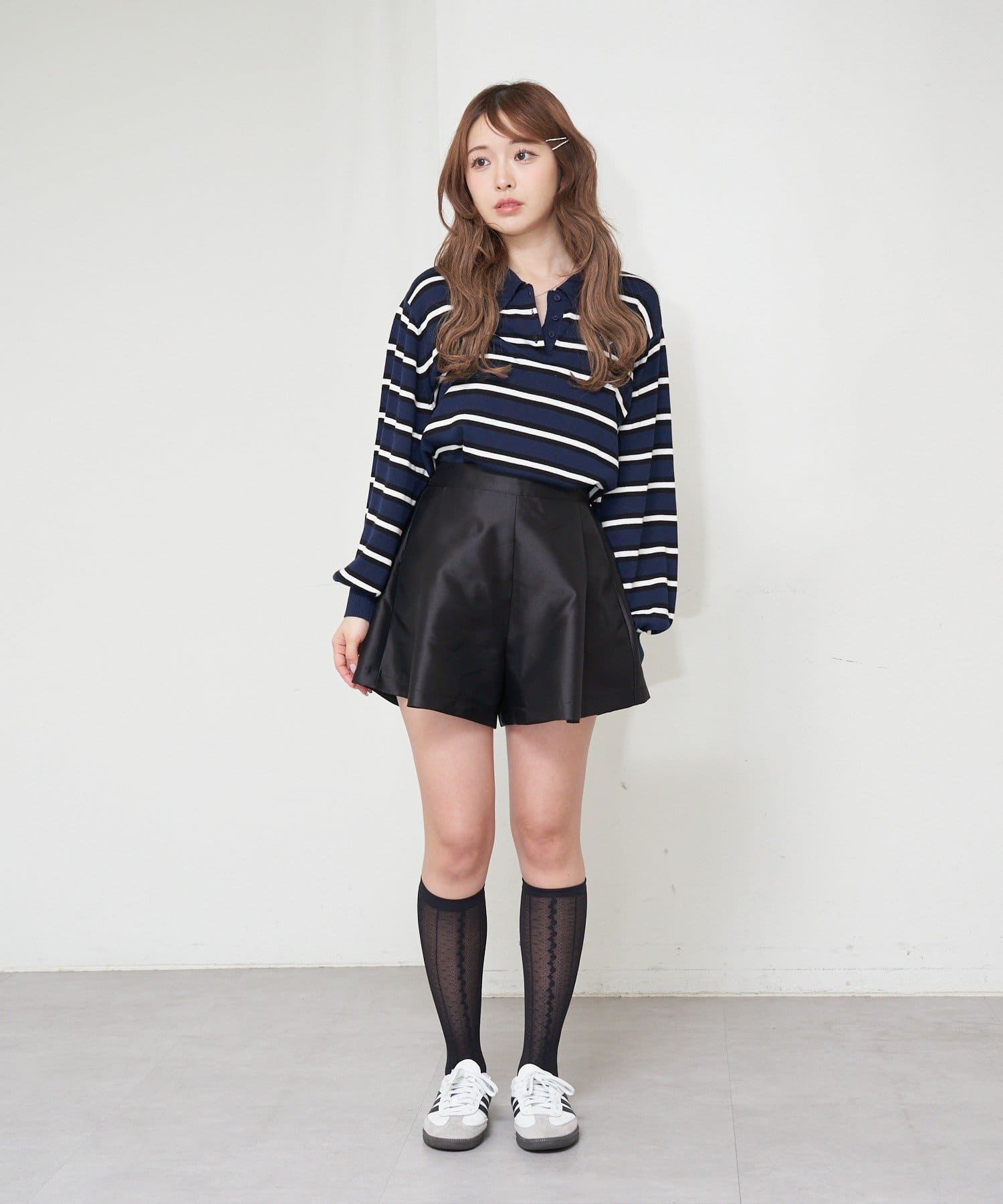 RAY CASSIN】細見え効果〇サテンタックショートパンツ | OUTLET