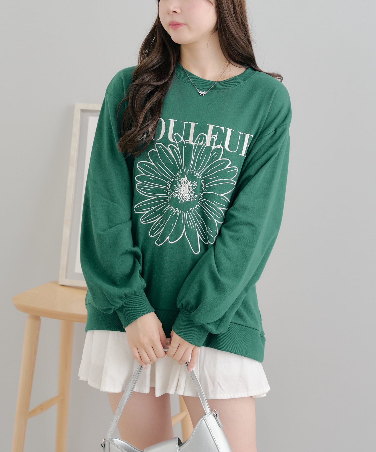 NICE CLAUP / OLIVE des OLIVE OUTLET(ナイスクラップ  / オリーブ デ オリーブ アウトレット) お花刺繍スウェット