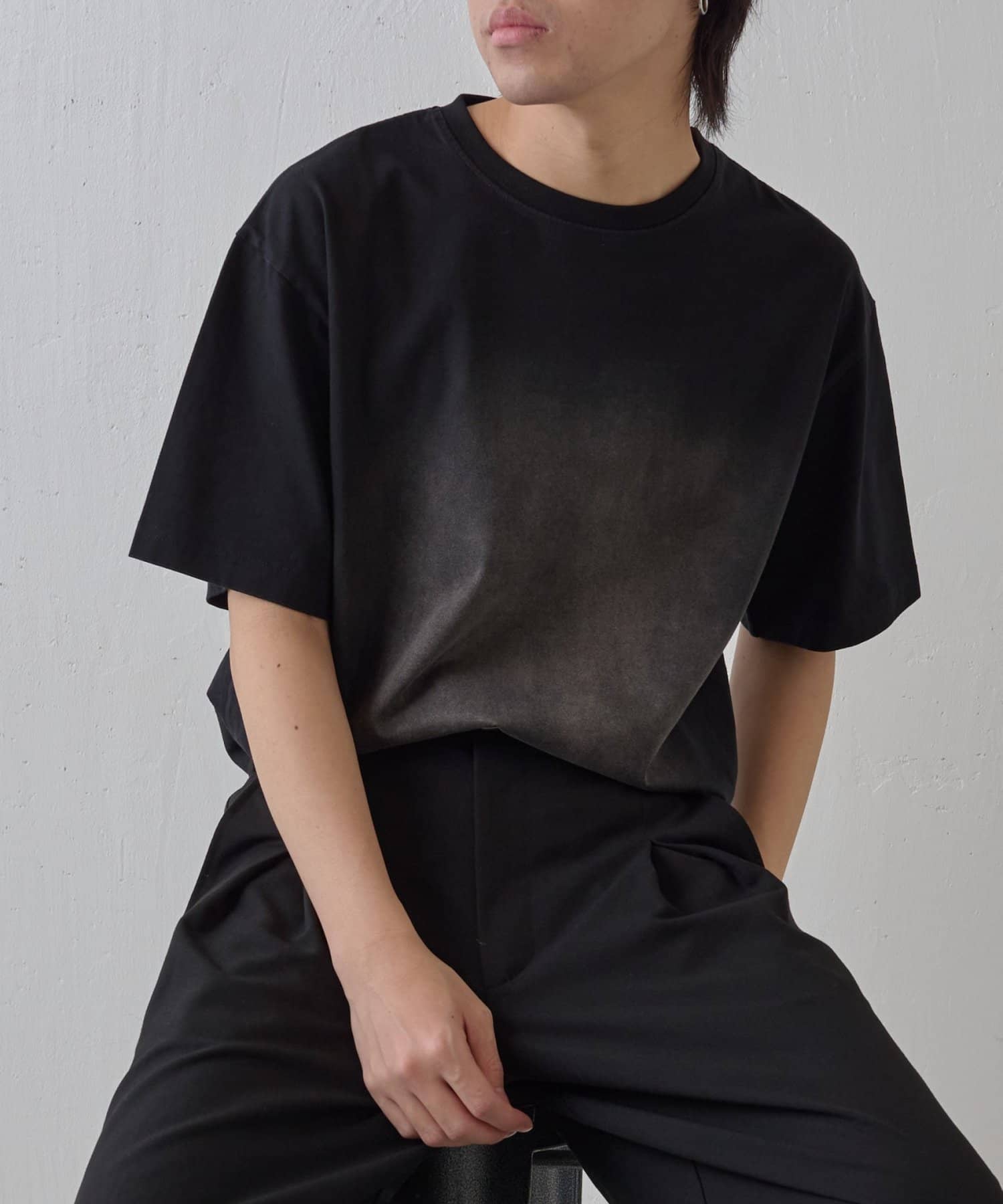 COLONY 2139(コロニー トゥーワンスリーナイン) フロントスプレーTシャツ