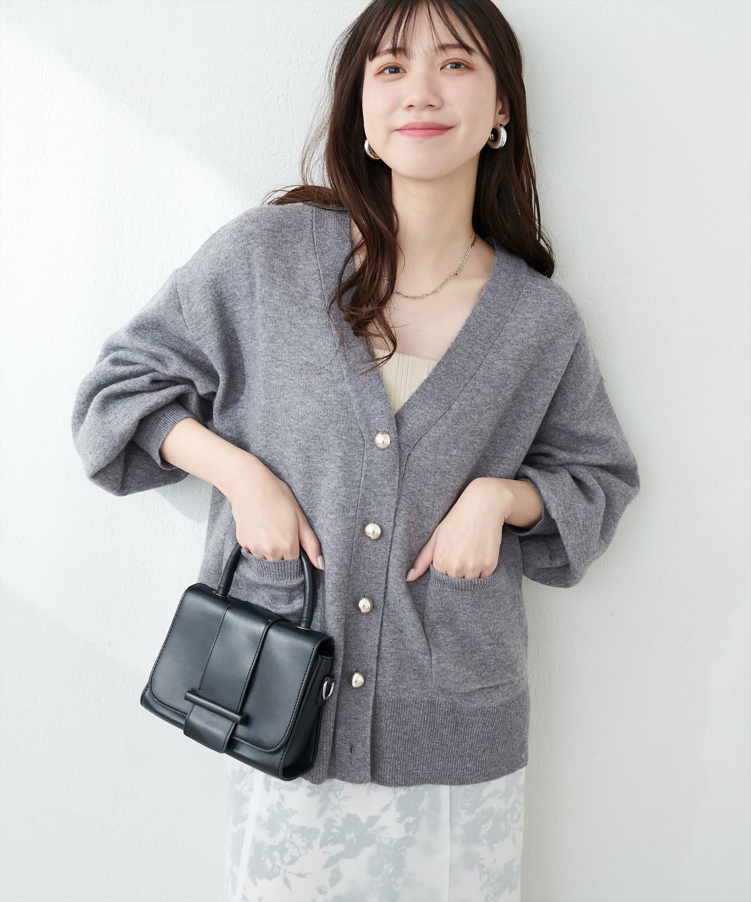 natural couture(ナチュラルクチュール) ぷっくり金ボタンミドルカーデ