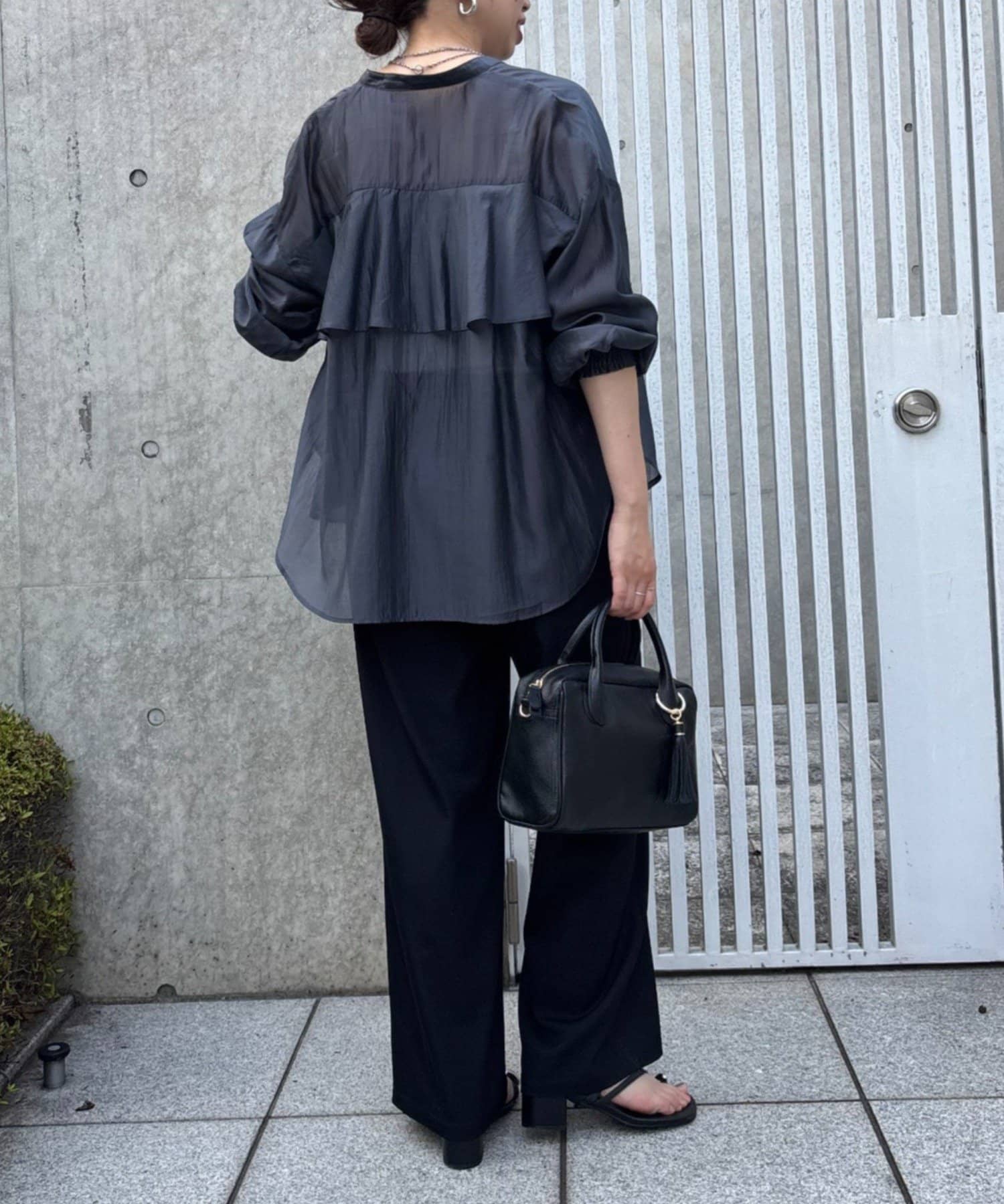 ご好評につき再入荷！】後ろヨークラッフルシアーシャツ | Jena