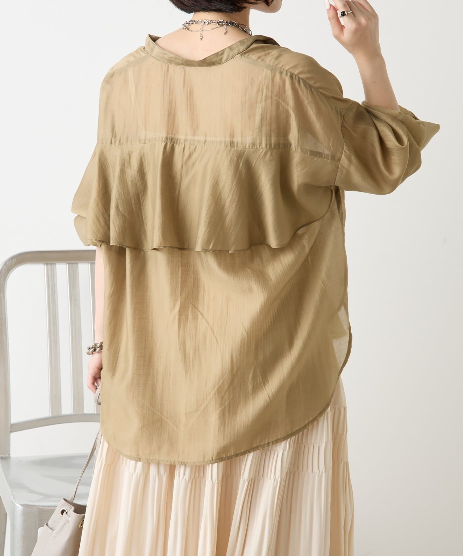 Jena　espace merveilleux(ジェナ　エスパスメルヴェイユ) 【ご好評につき再入荷！】後ろヨークラッフルシアーシャツ