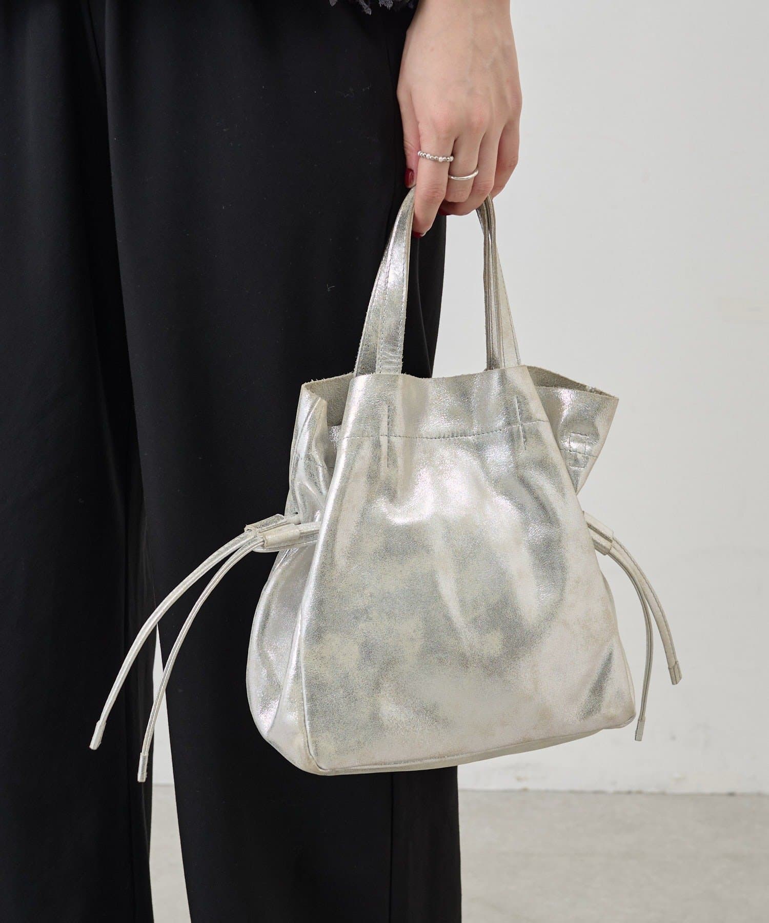 牛革　巾着 And A アンドエー / FINE LEATHER DRAWSTRING BAG【S】牛革巾