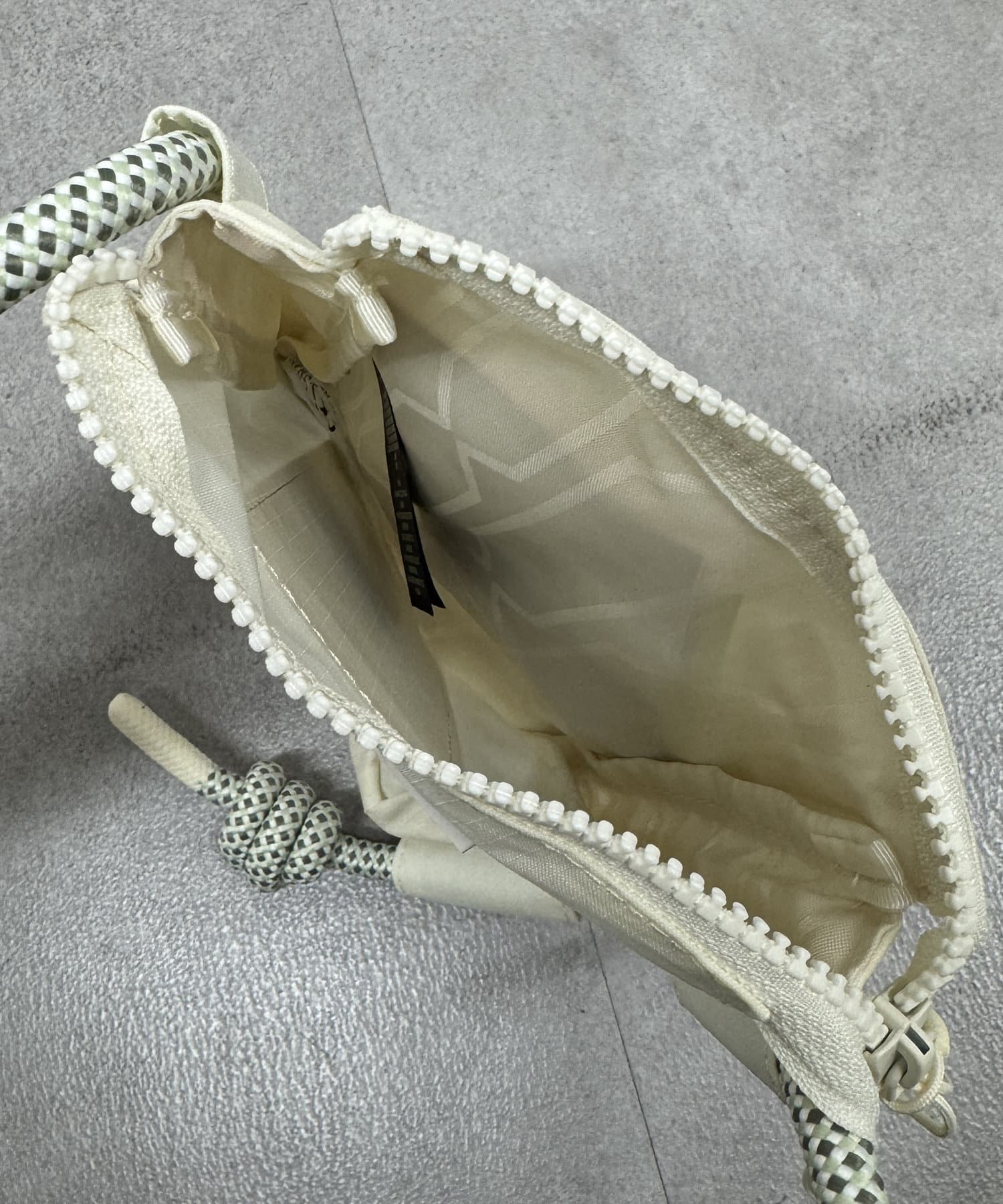 LOUNGEDRESS(ラウンジドレス) 【HUNTER/ハンター】TRAVEL RIPSTOP PHONEポーチ